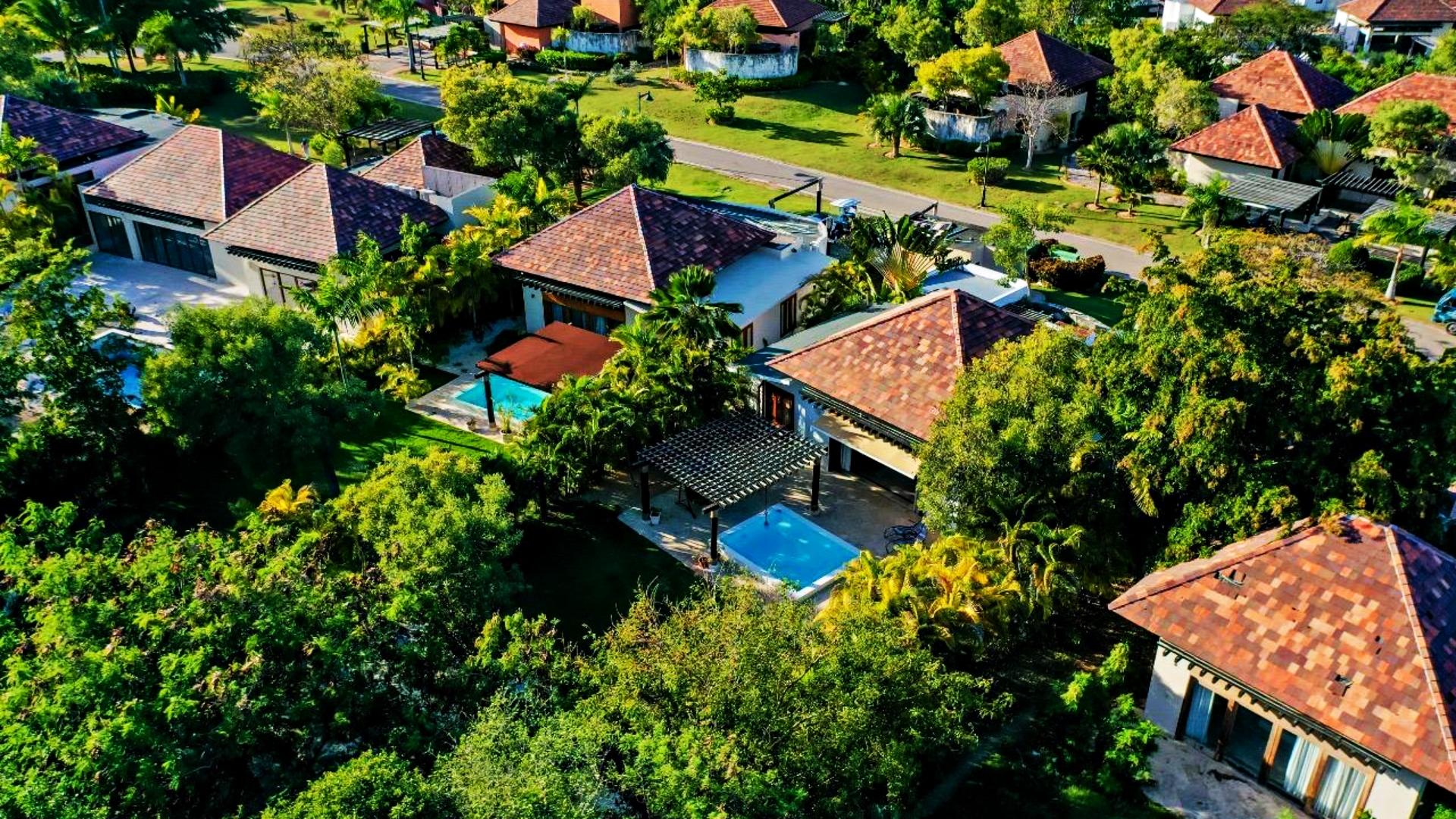 Live the Dream: Luxurious Bungalow with Pool in Exclusive Cap Cana