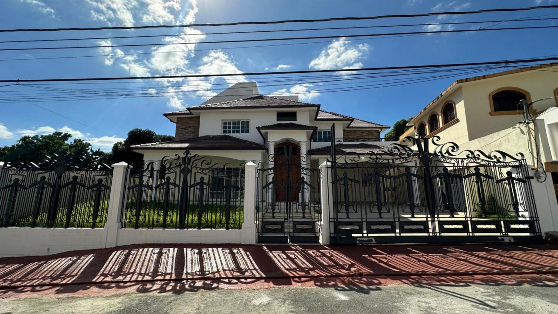 BEAUTIFIL HOUSE IN ALAMEDA