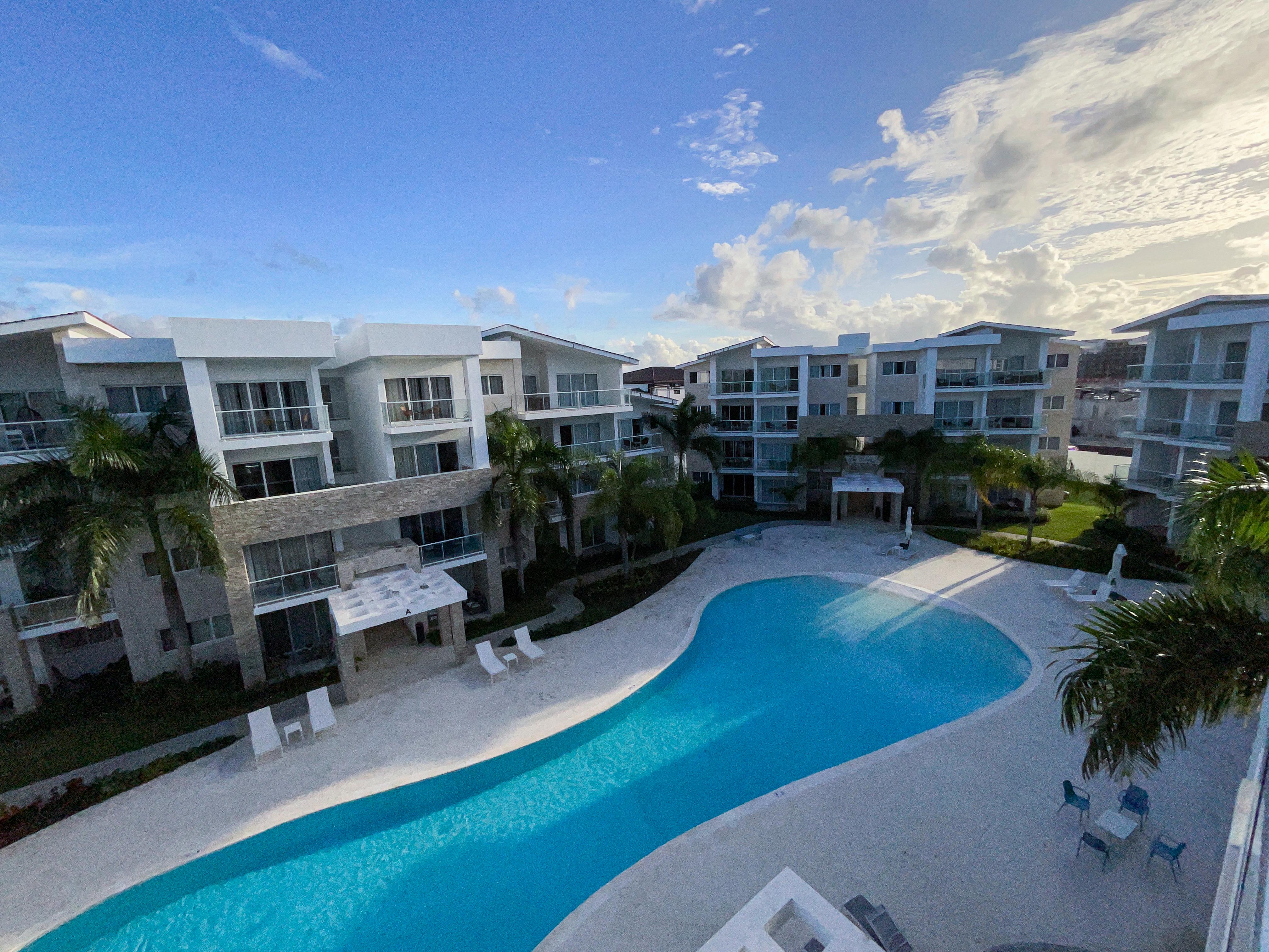 Modern 1-Bedroom Apartment for Rent in Playa Coral – Steps from the Beach