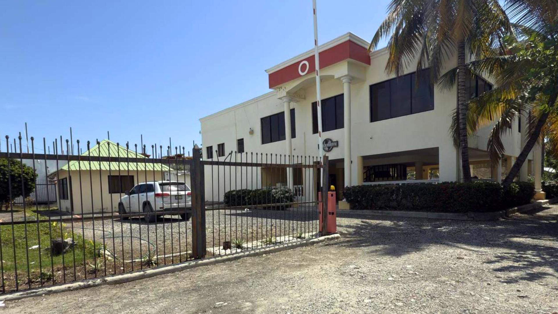 Commercial Building with Apartment Complex for Sale in Friusa – Prime Location