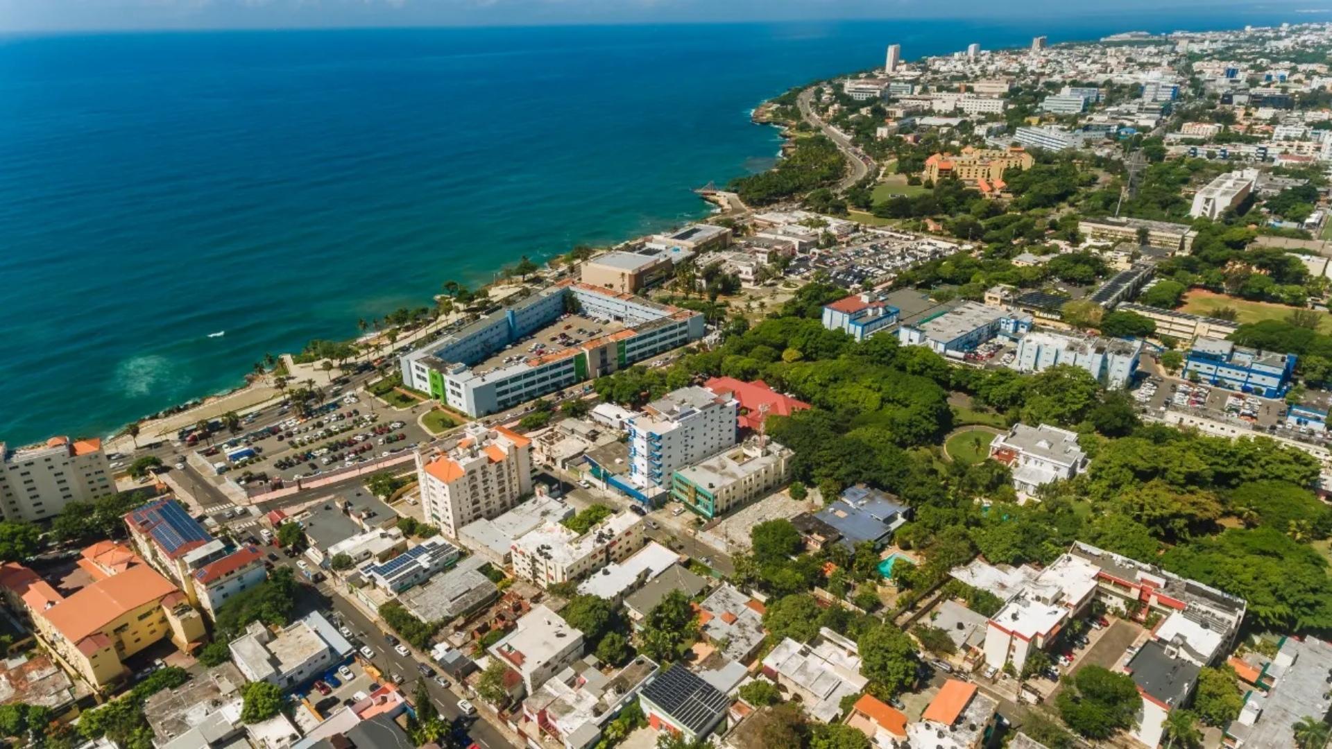 FURNISHED APARTMENT WITH ROOFTOP ACCESS & OCEAN VIEW