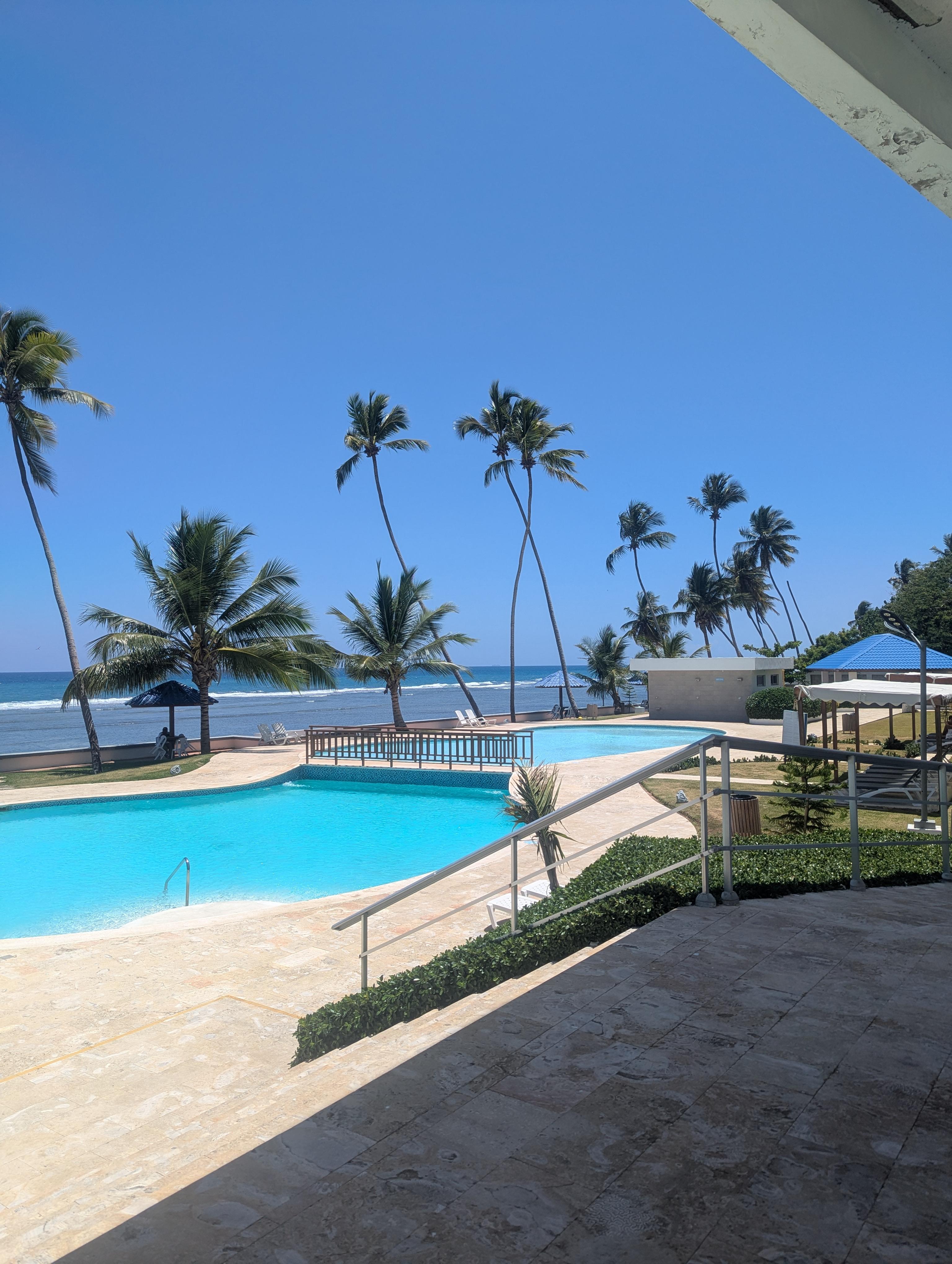 Apartamento de 2 habitaciones en alquiler amueblado en primera linea de playa, Juan Dolio