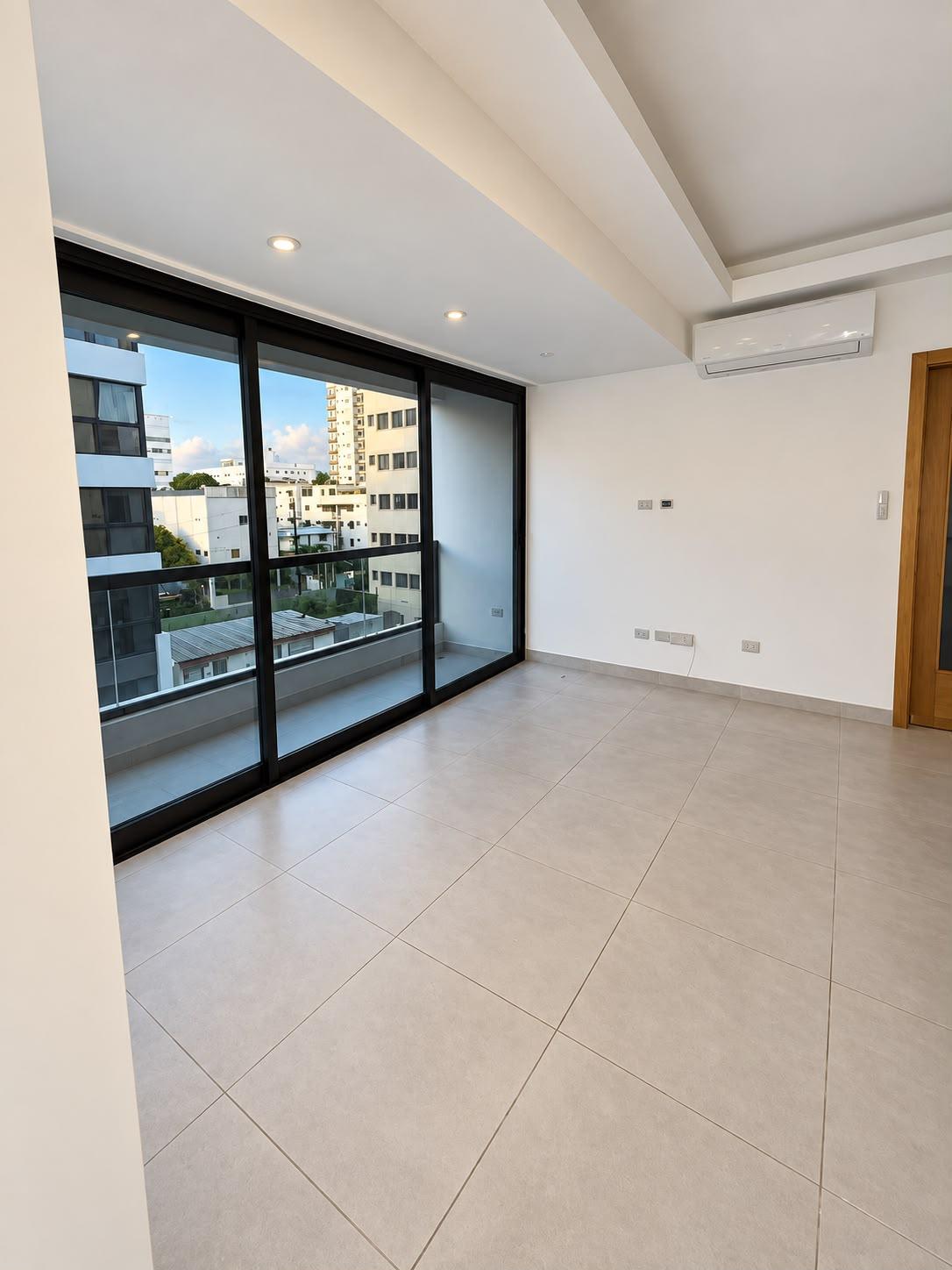 Apartamento de 2 habitaciones en alquiler en moderna torre de Bella Vista, Santo Domingo