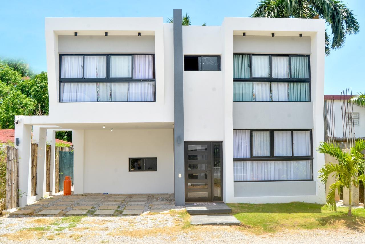 ⭐ Villa en Alquiler en Las Terrenas | 3 Habitaciones con Piscina