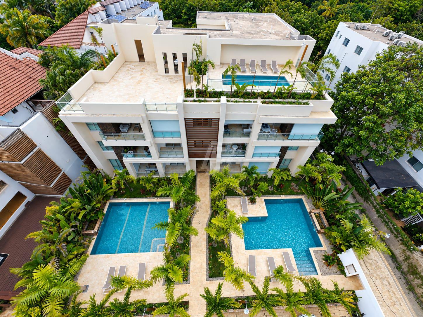 Apartamento a Estrenar de 2 Habitaciones: Ascensor, Piscinas y Hermoso Patio Español
