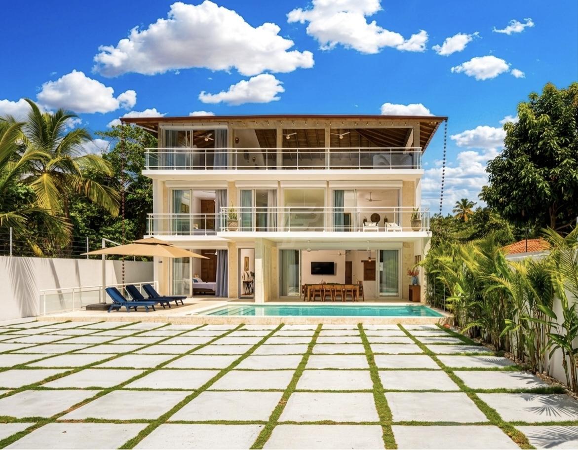 🏝️ Hermosa Villa Nueva Cerca de Playa Cosón | 4 Hab / Piscina / Jacuzzi (Largo Plazo)