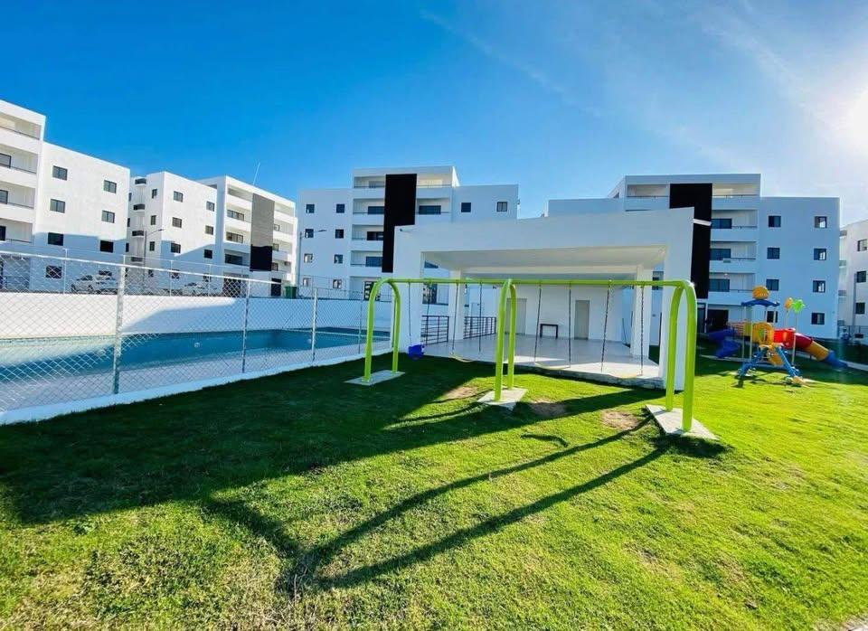 Apartamento Primer Nivel con Patio en Venta, Av. Hispanoamericana, Santiago