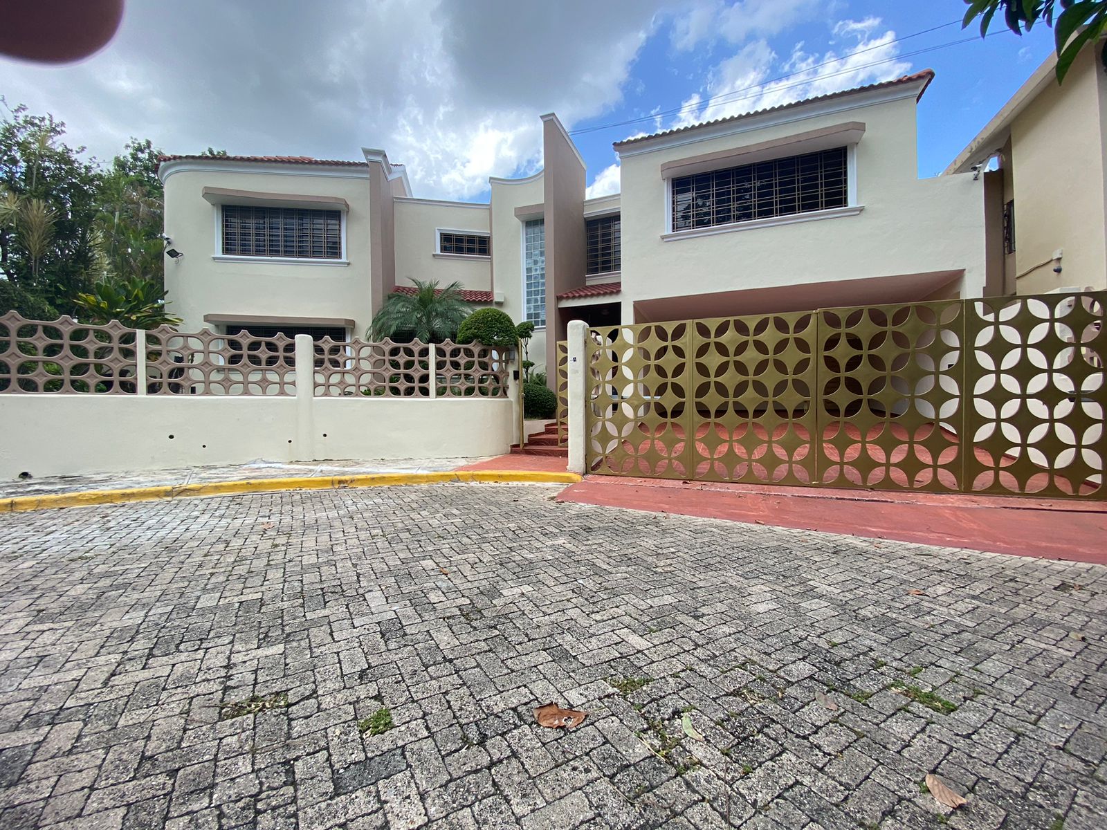 Casa lujosa Arrollo Hondo AF Real Estate