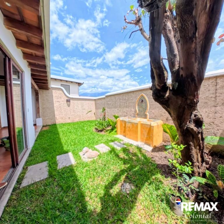 6229 - CASA EN RENTA EN CLUB RESIDENCIAL LOS FRANCISCANOS, CONFORT, ESTILO Y EXCLUSIVAS AMENIDADES -