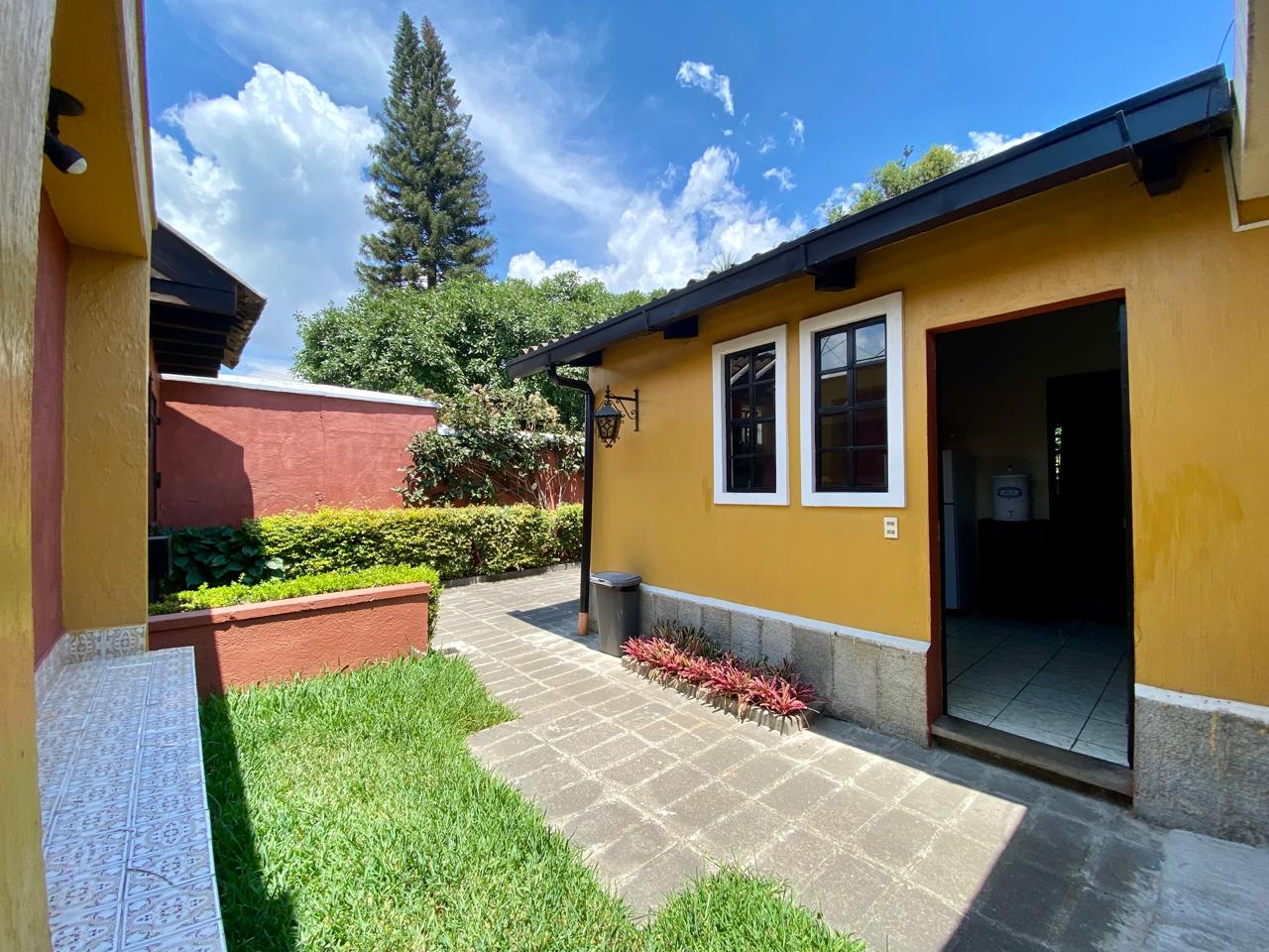 5690 HOUSE FOR RENT IN THE CENTER OF ANTIGUA GUATEMALA LO RE/MAX
