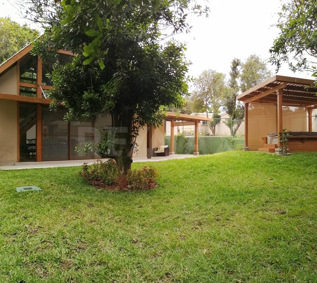 5513 - ¡LINDA PROPIEDAD EN VENTA DENTRO DE EXCLUSIVO RESIDENCIAL DE CASAS ESTILO AMERICANO A TAN SOL