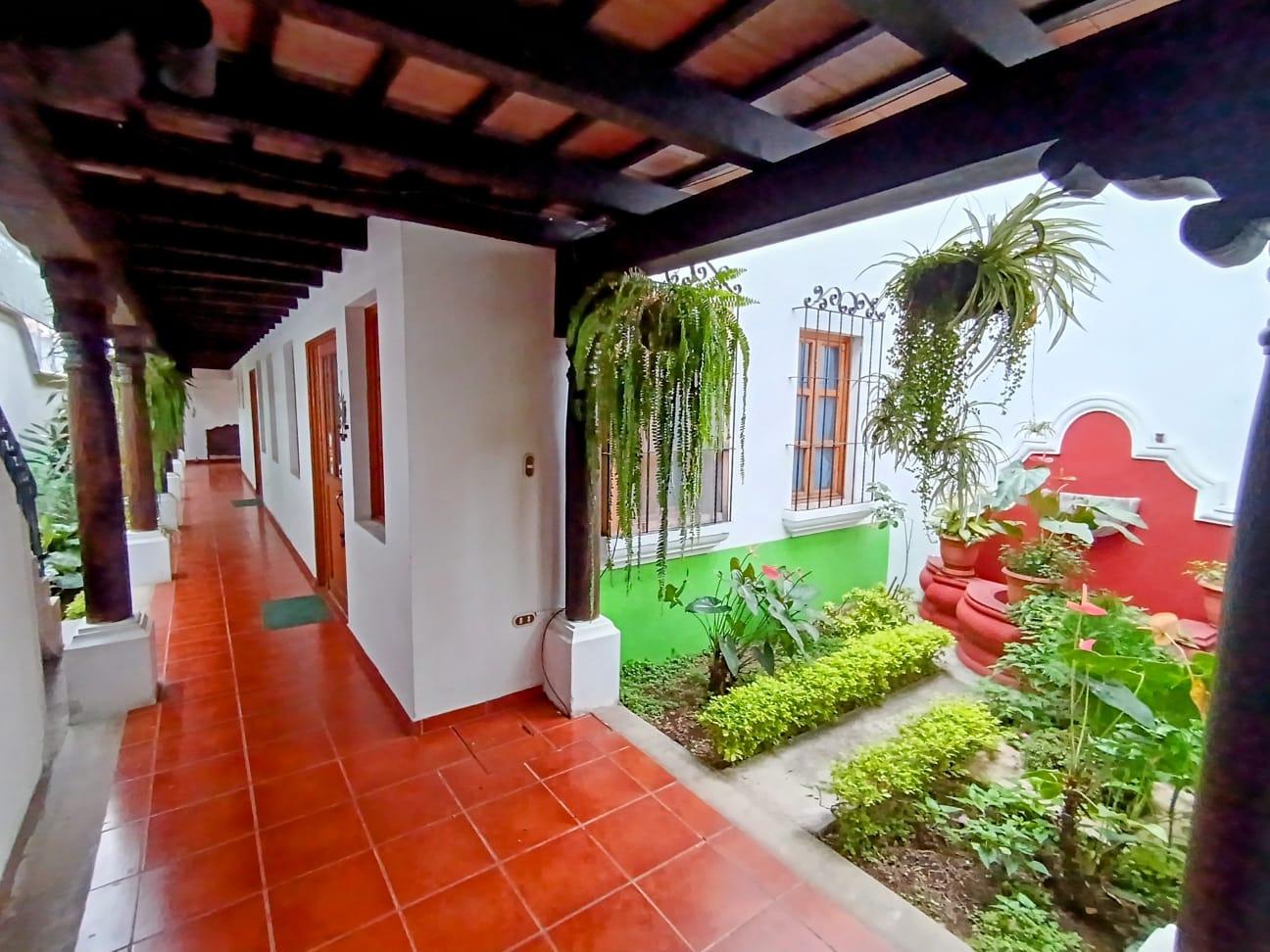 5888 - BONITO APARTAMENTO EN RENTA EN ANTIGUA GUATEMALA - FS