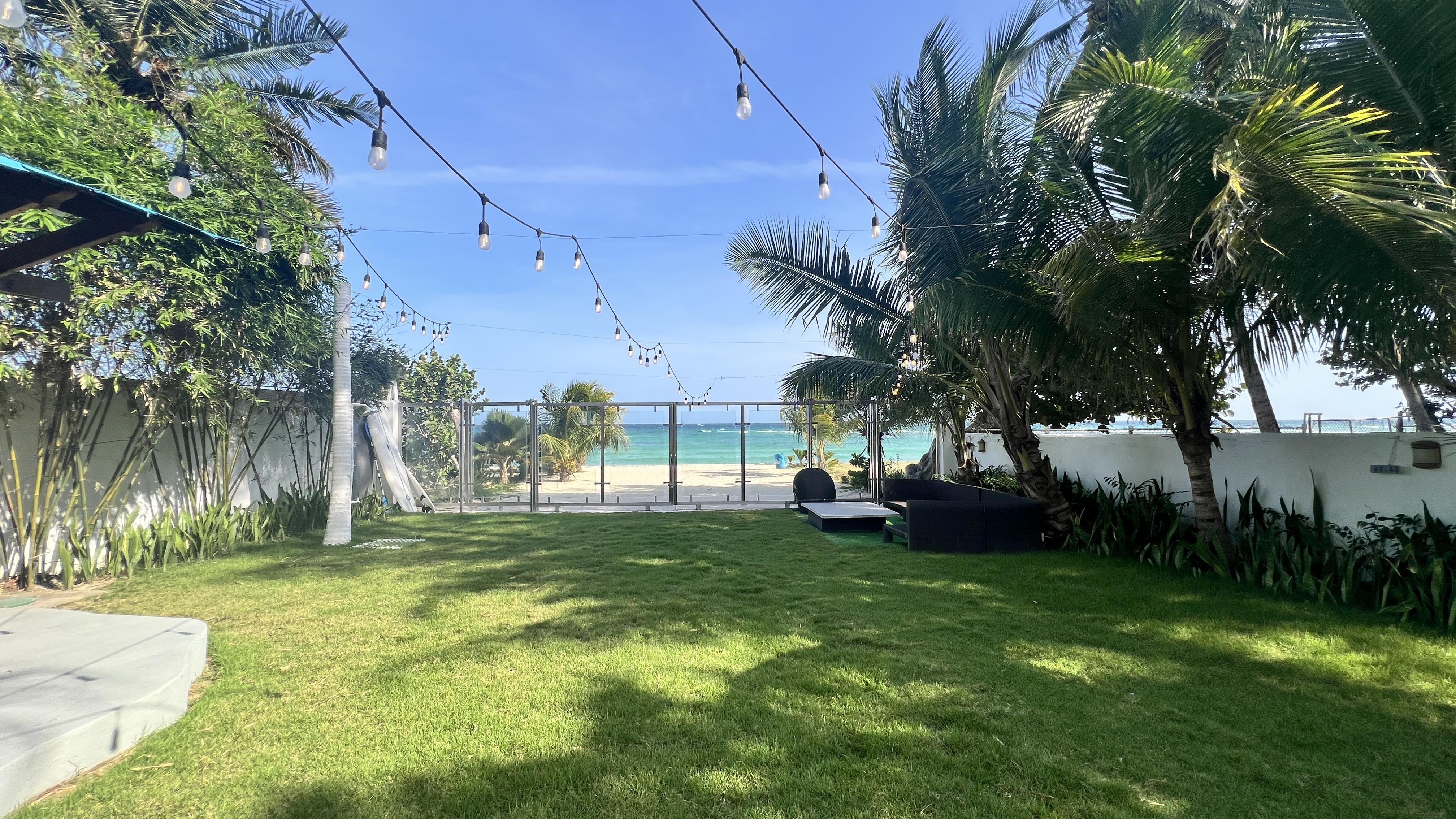 VILLA DE 5 HABITACIONES EN JUAN DOLIO PRIMERA LINEA DE PLAYA