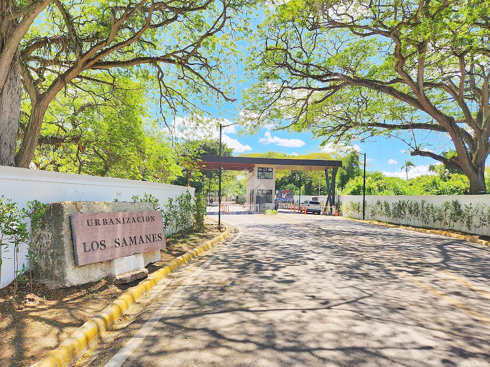 Lot in Los Samánes