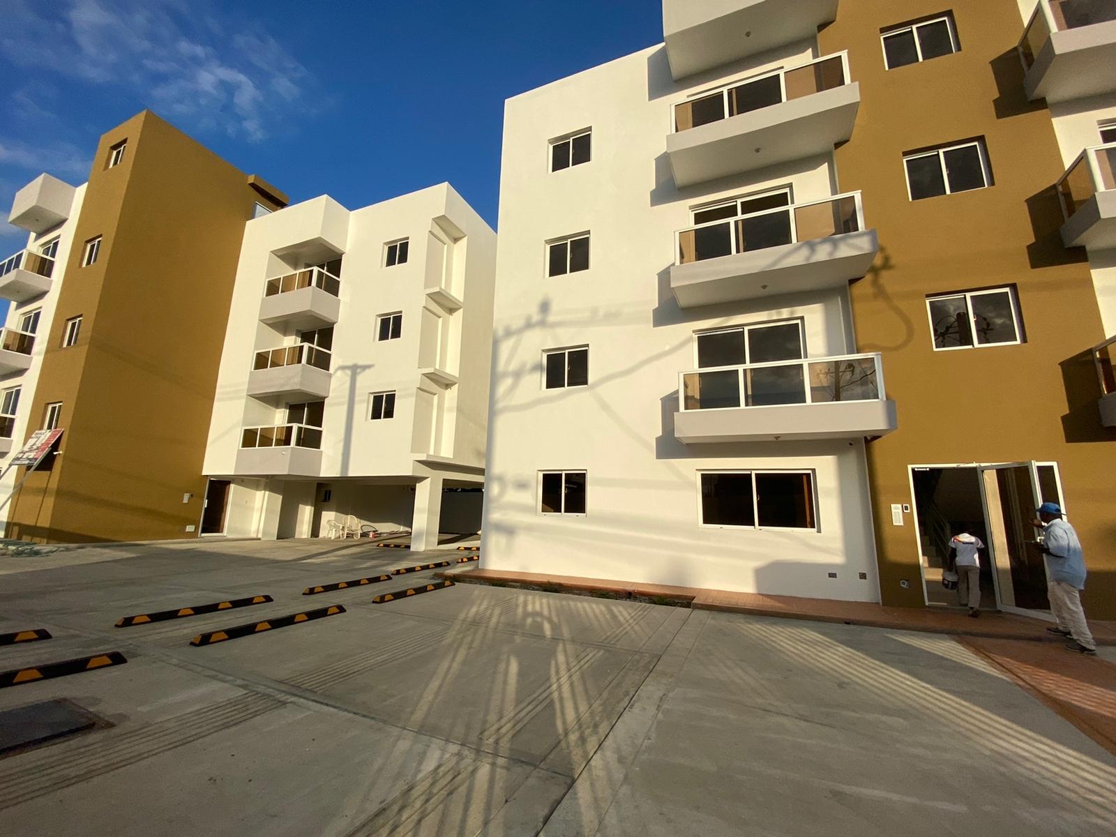 Apartamentos en Venta en Tropical del Este | 3 Habitaciones | Desde RD$6.5MM