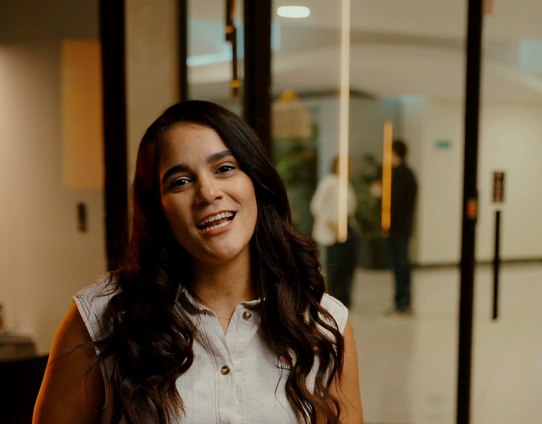 Luz Rodríguez te atiende en persona en el Veritat Orange Tour NY