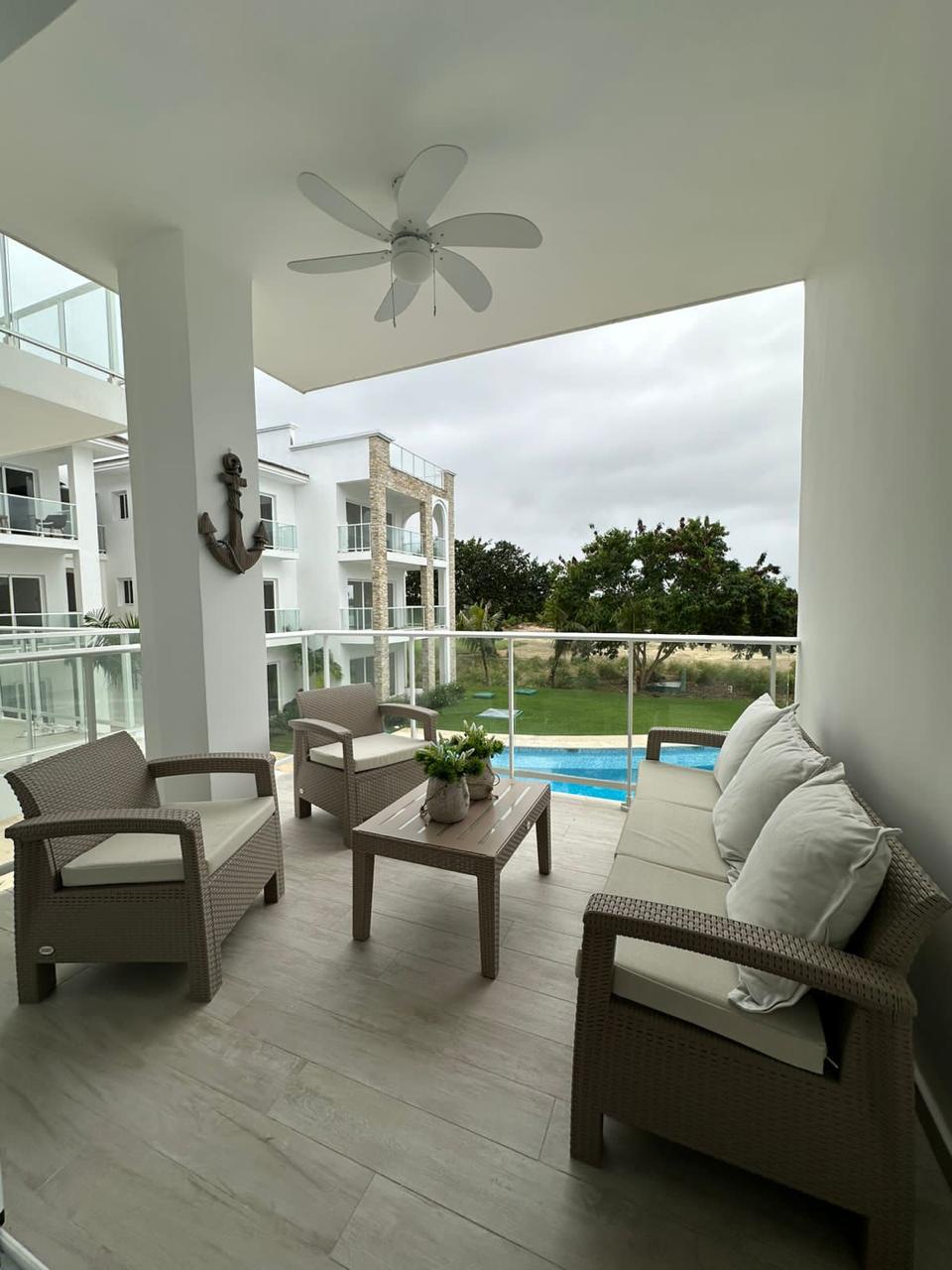 Apartamento en Venta y Alquiler en Cana Bay: Apartamento de lujo en Cana Bay: 2 habs, balcón con vista al golf