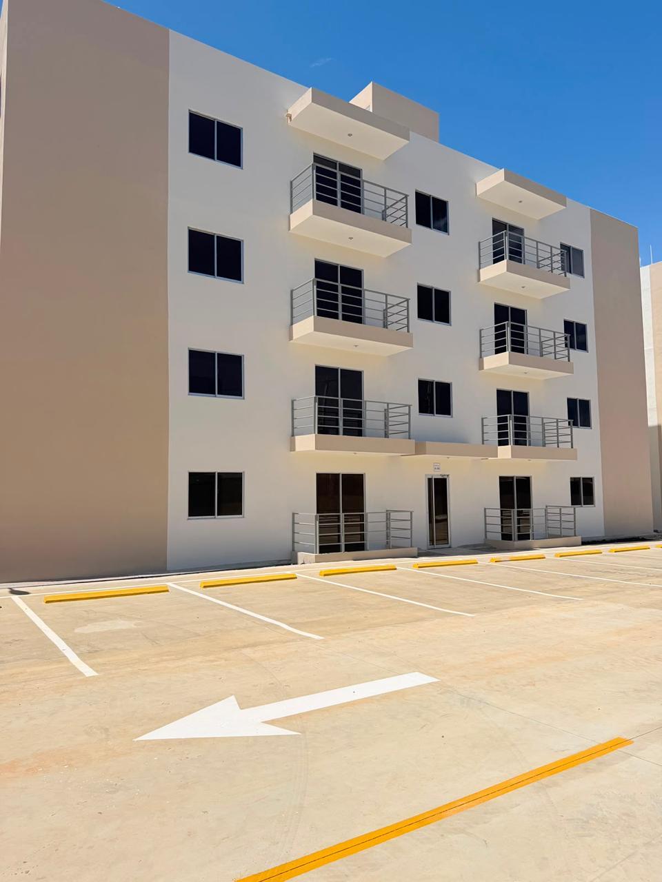 Venta de Apartamentos de 3 Habitaciones Listos para Entrega en Autopista San Isidro