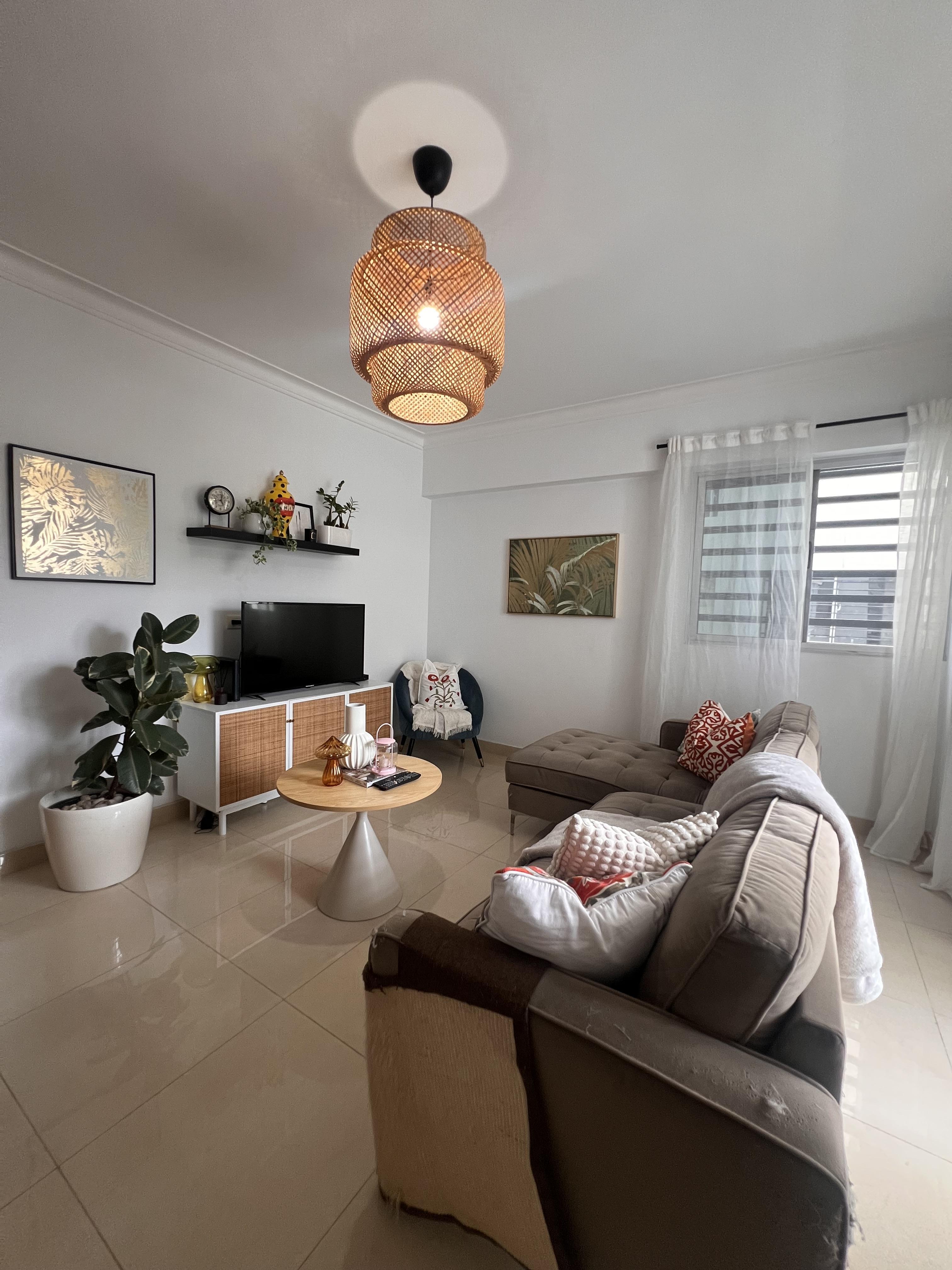 Moderna torre de 12 niveles en la Av. Hispanoamericana, Santiago | Apartamentos de 2 y 3 habitaciones con línea blanca incluida