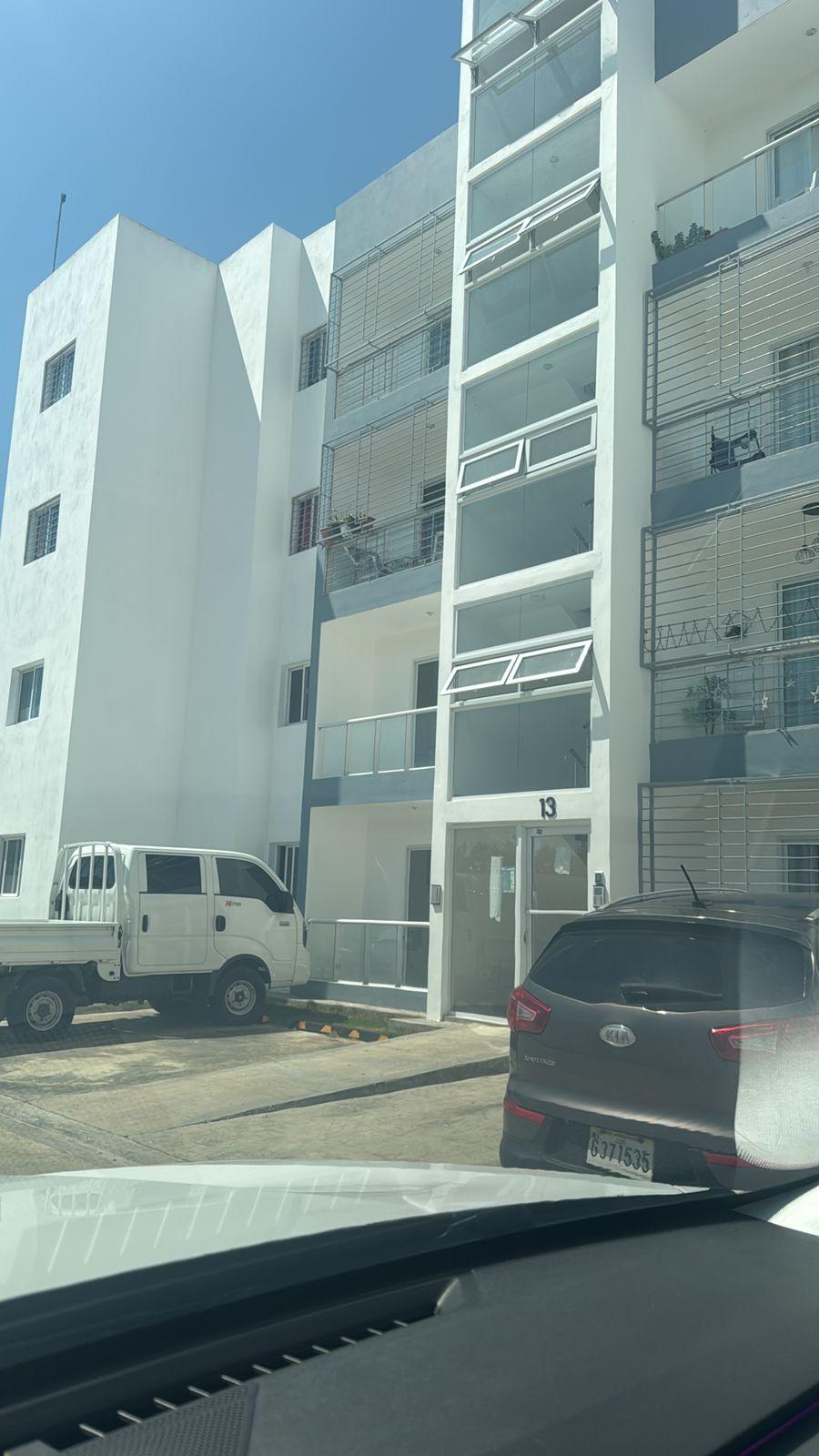 SE VENDE APARTAMENTO EN RESIDENCIAL CERRADO, BUENA VISTA - SANTIAGO.