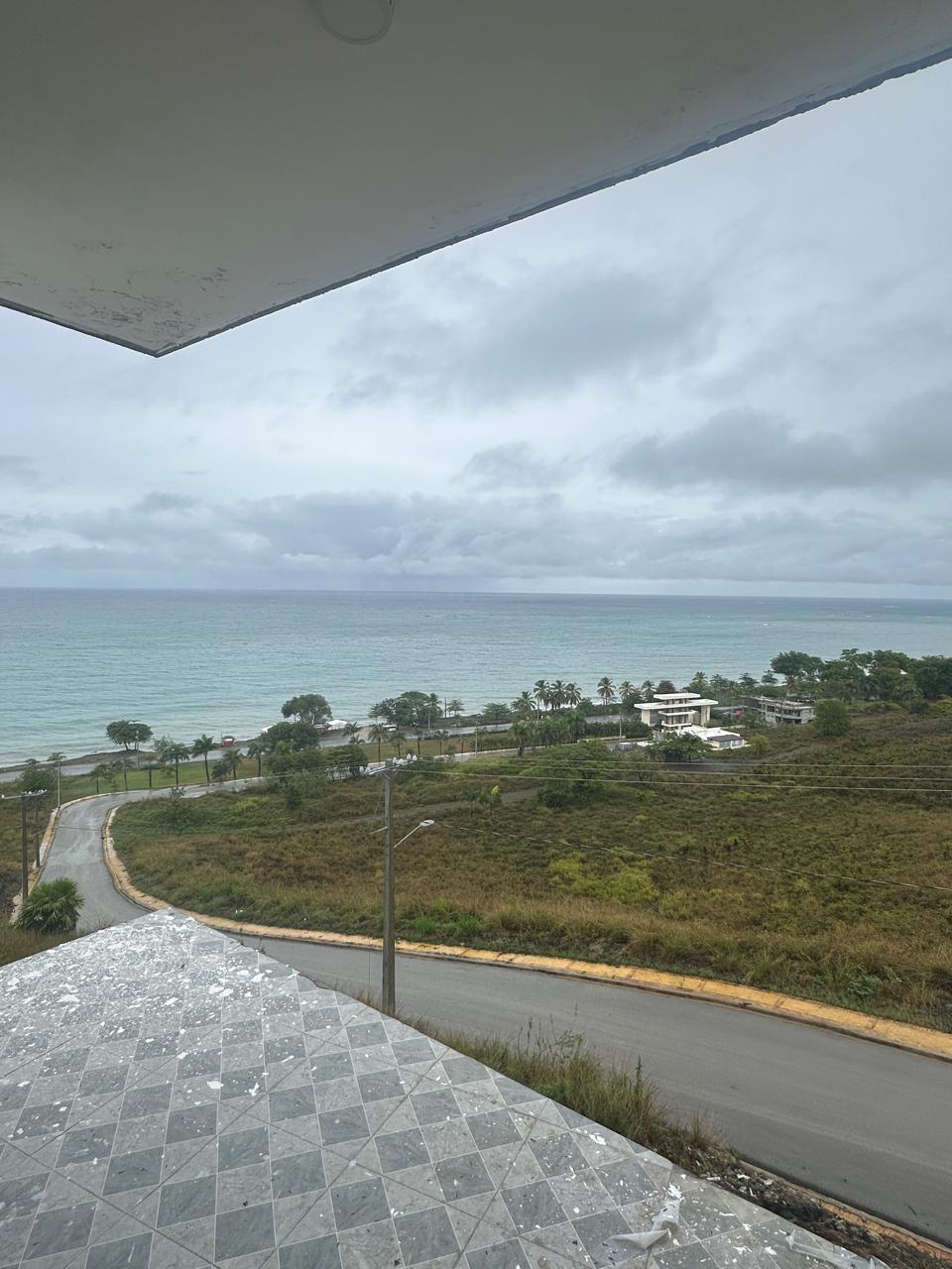 Se vende apartamento frente a la playa en Gaspar Hernández