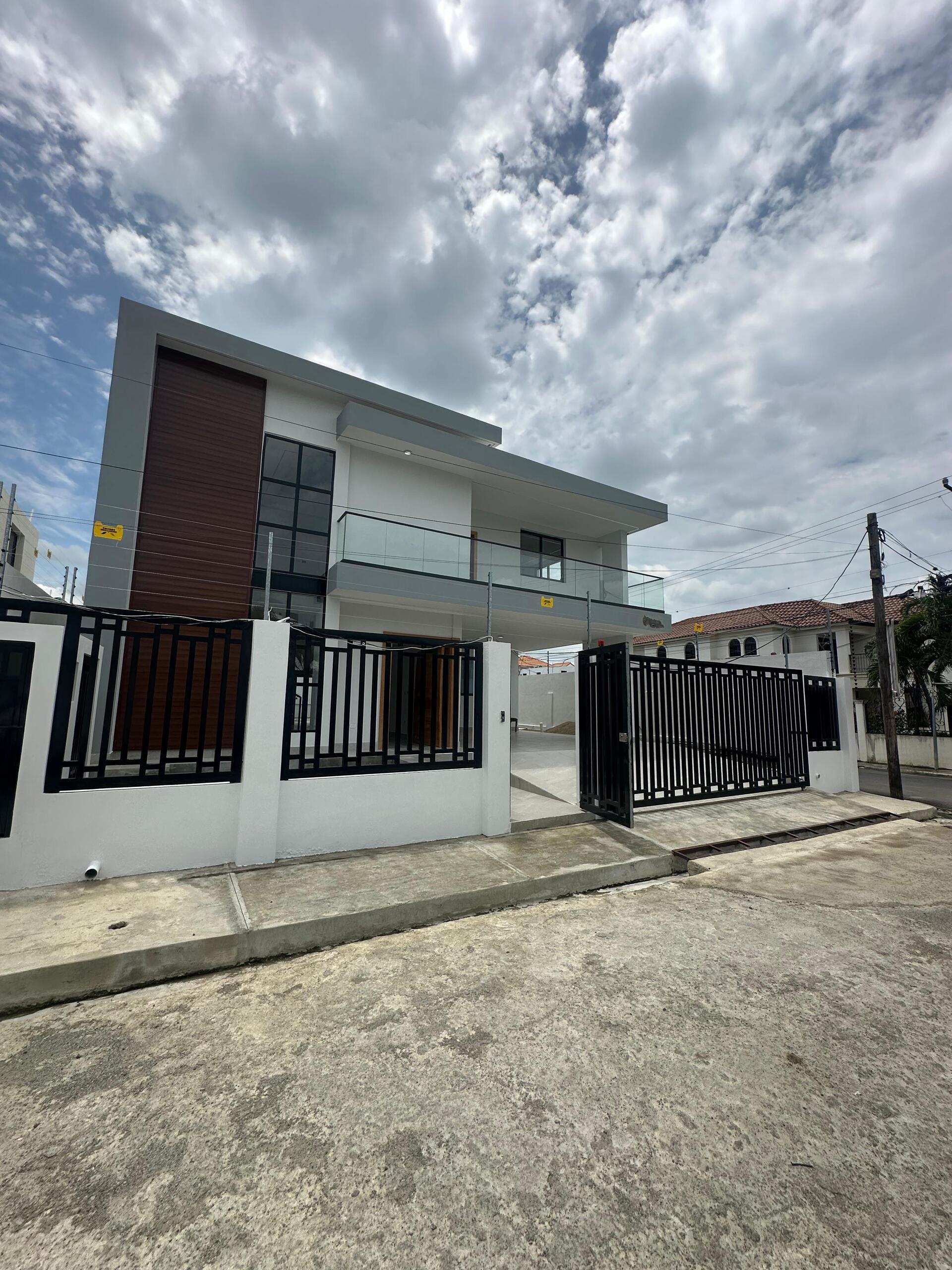 Imponente Propiedad en Cerro Alto – Diseño, Confort y Exclusividad