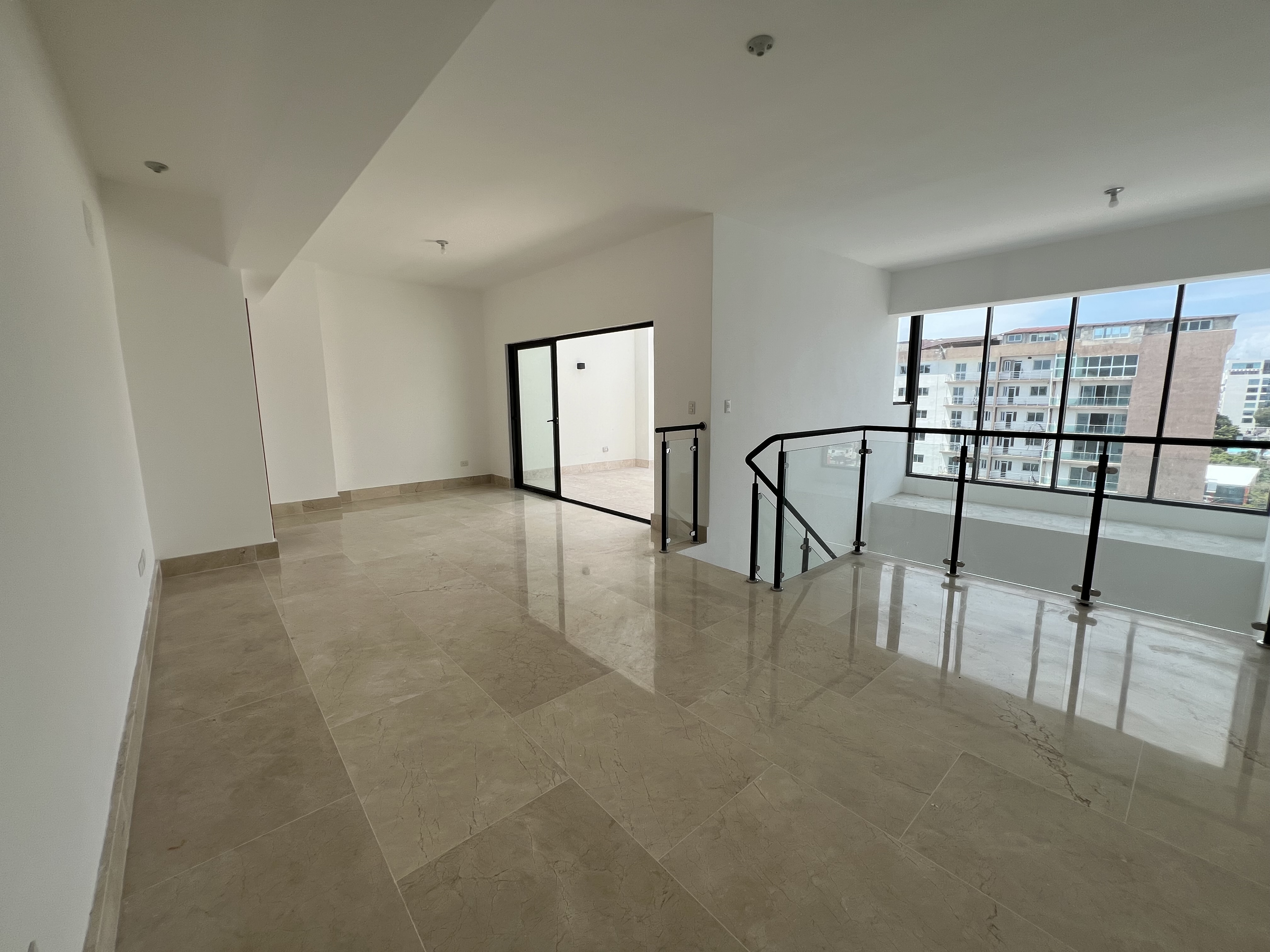 Penthouse a estrenar de 2 habitaciones en Bella Vista