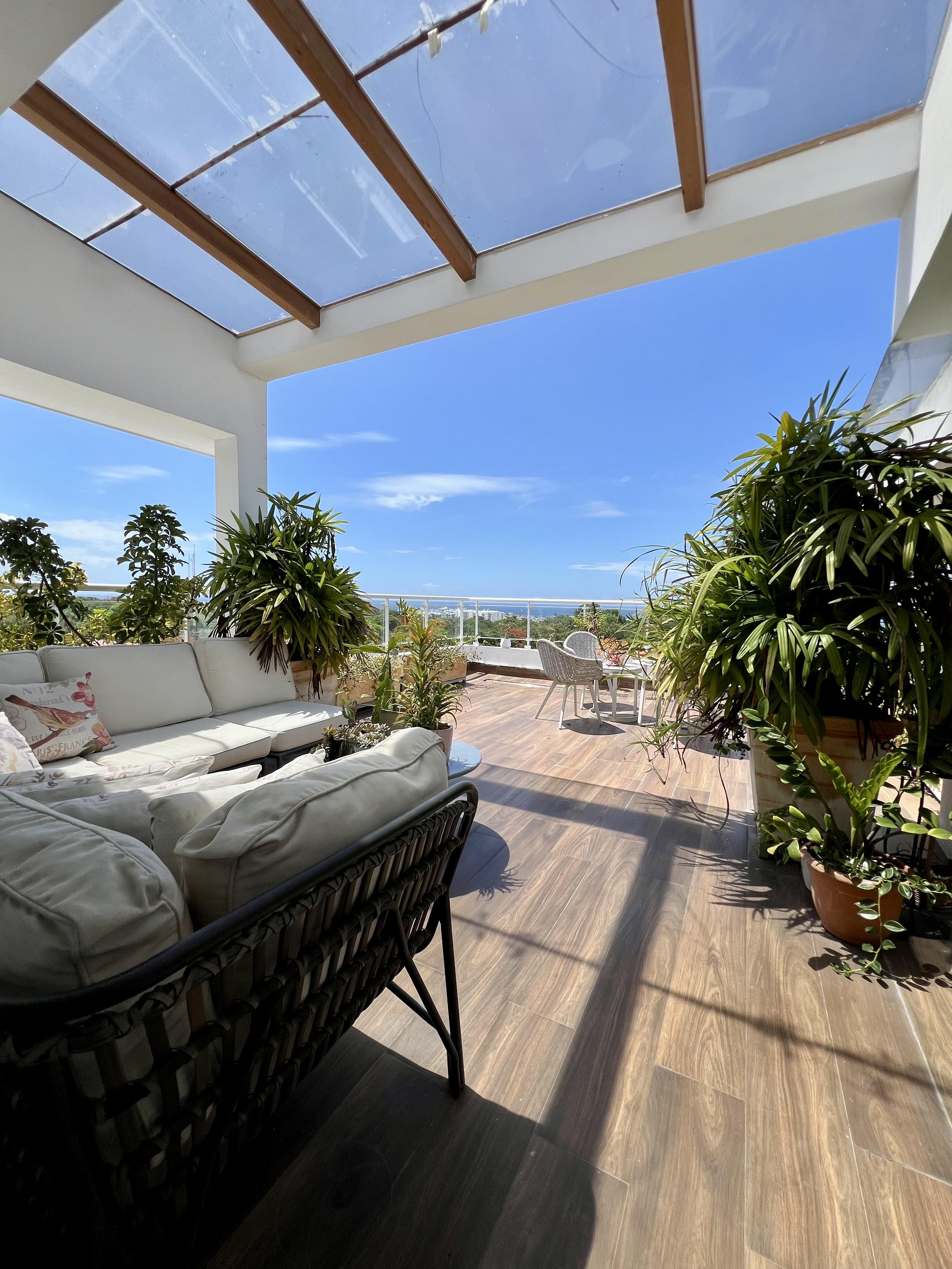 Penthouse de 3 niveles con vista al mar