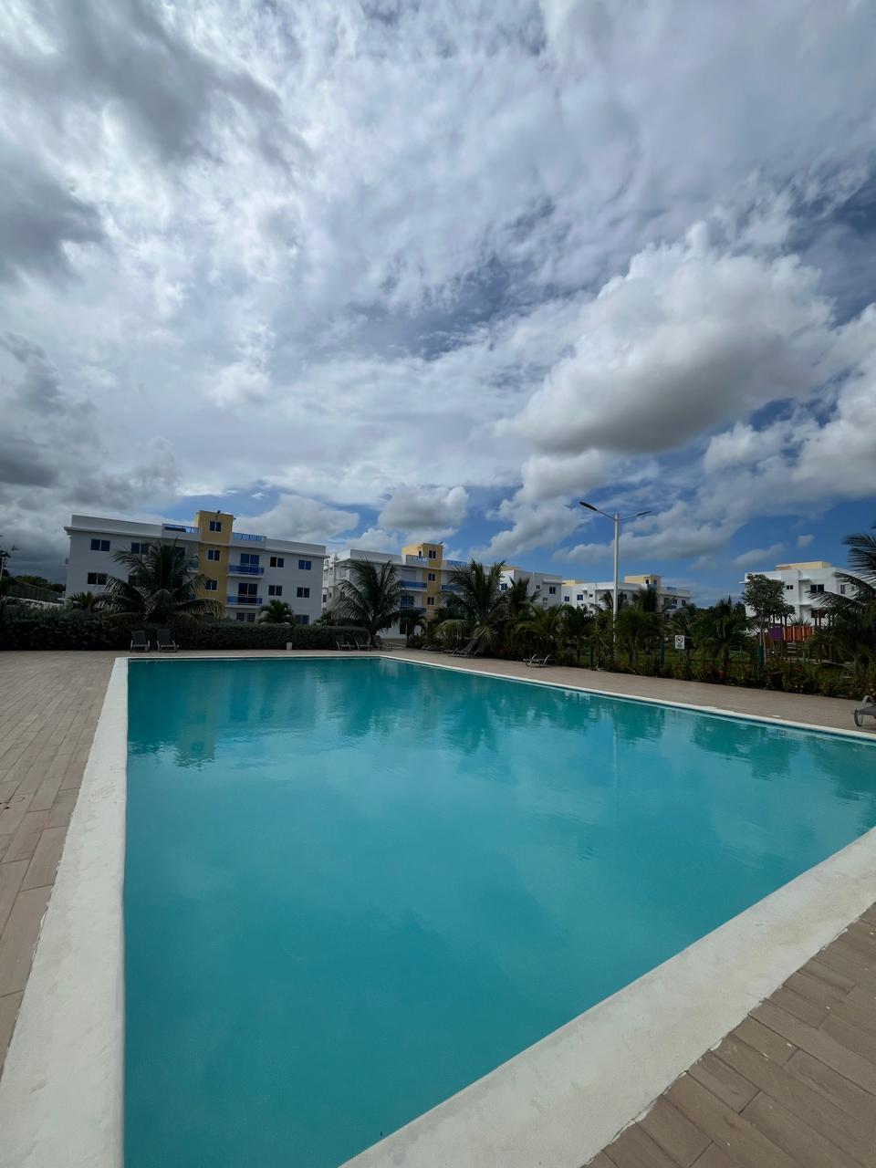 En Renta en Selene VI , Bavaro centrico , Av. Barcelo comodo amueblado apartamento de 2 dormitorios y dos bańos . Residencial cerrado a pocos minutos de DownTown con piscina y segurida .