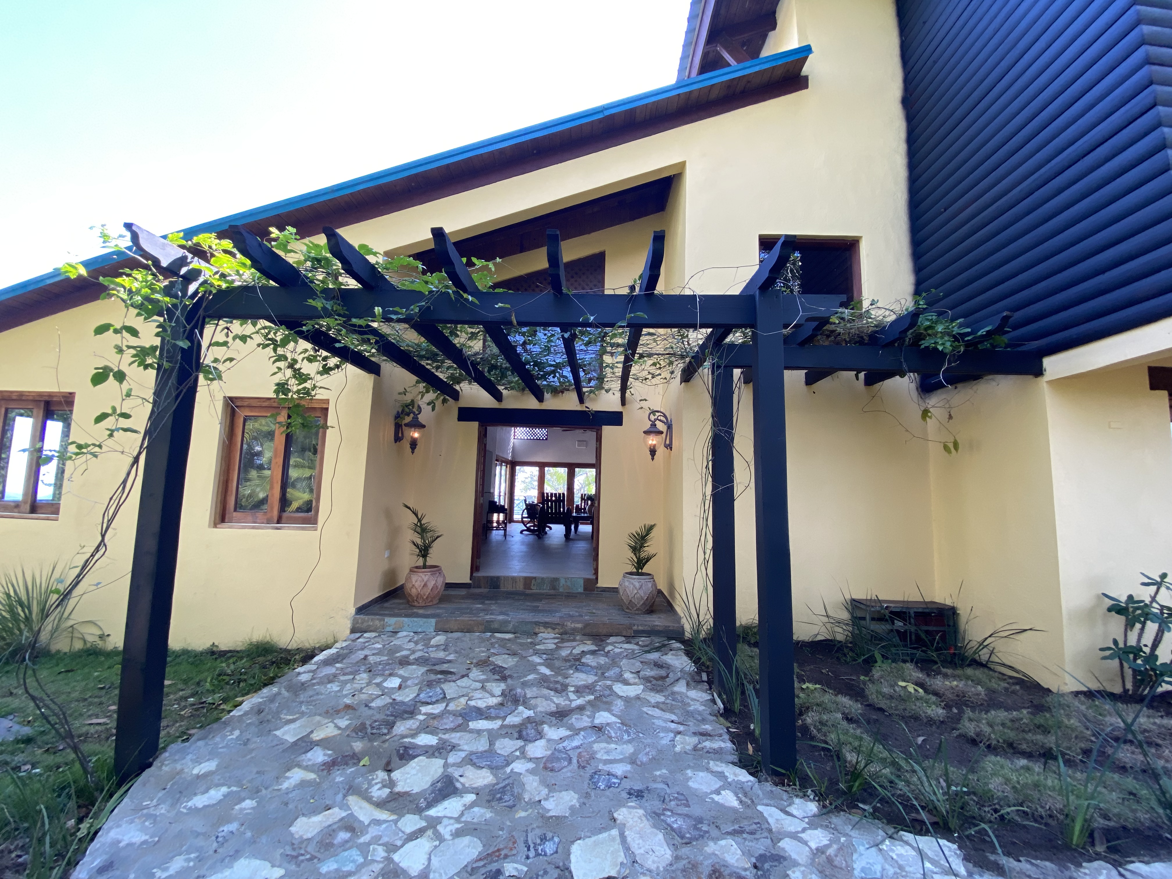 Pine Village: 13 Huéspedes