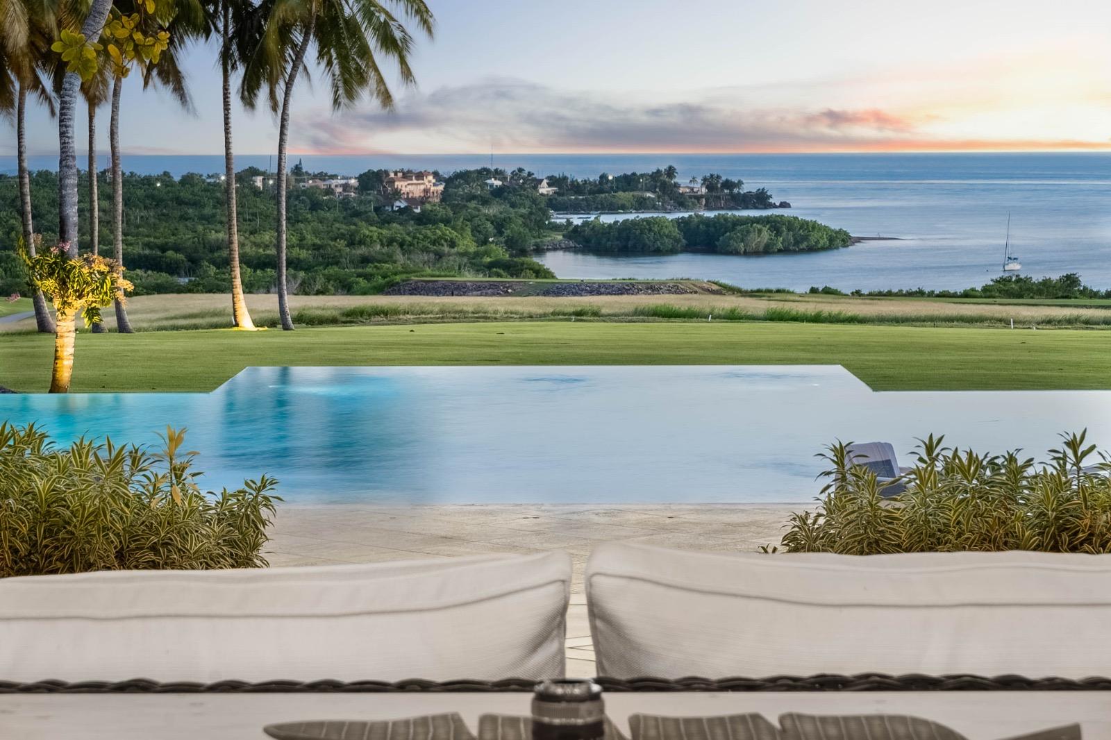VISTA CHAVON LUXURY VILLAGE