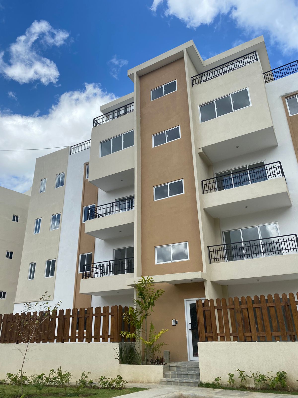 Residencial Brisas de las Colinas IV Ave Beisbolistas Brickapple