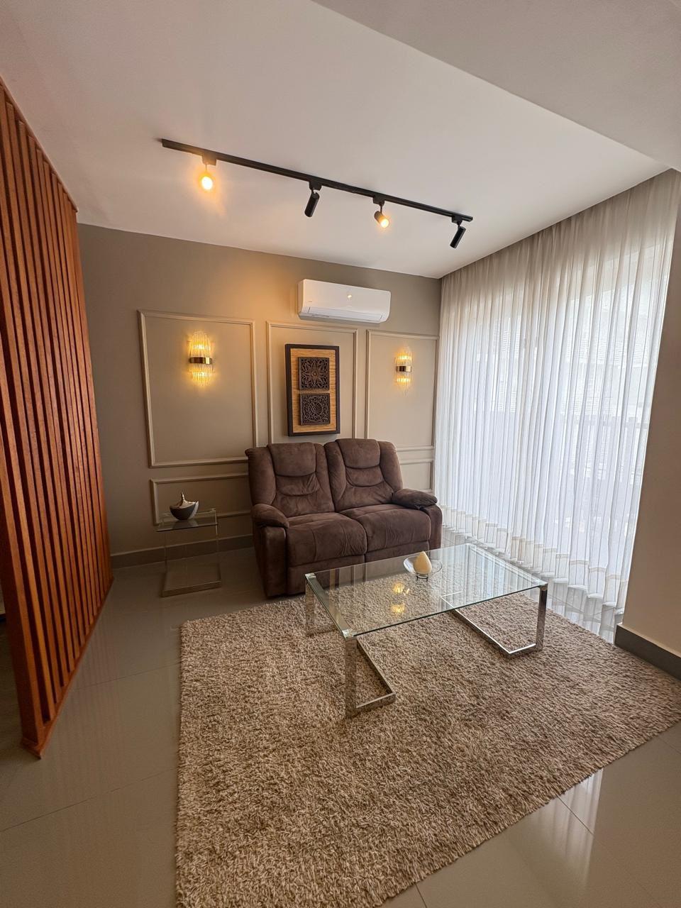 Se Alquila Apartamento Amueblado en Evaristo Morales 📍
