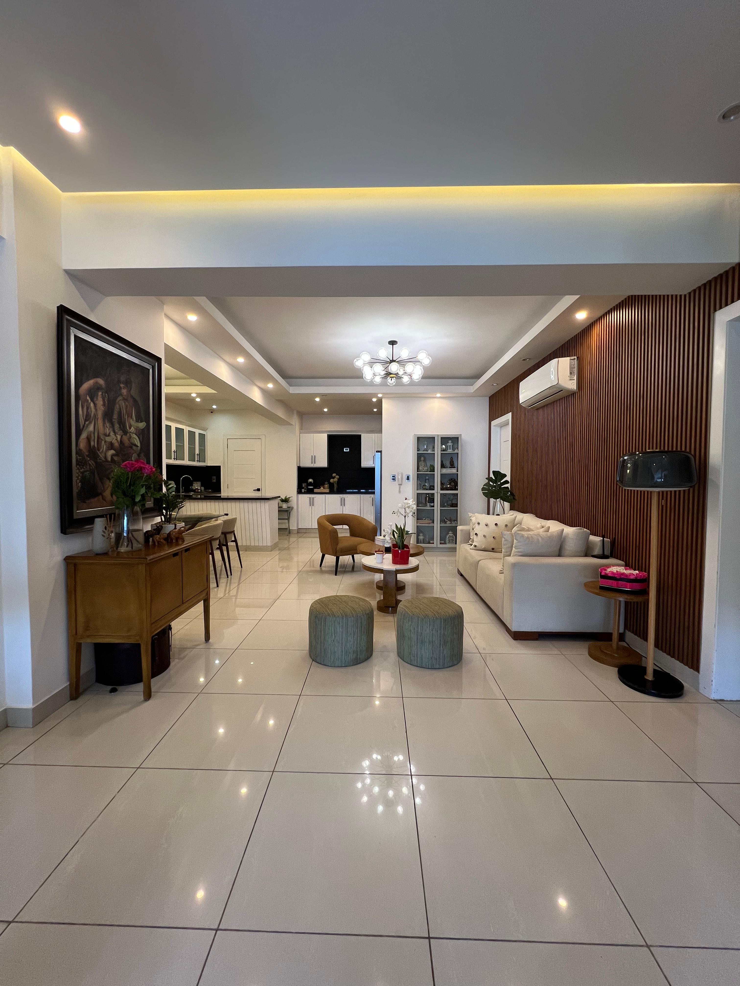 Apartamento 2da con Terraza de 3 habitaciones en Renacimiento!