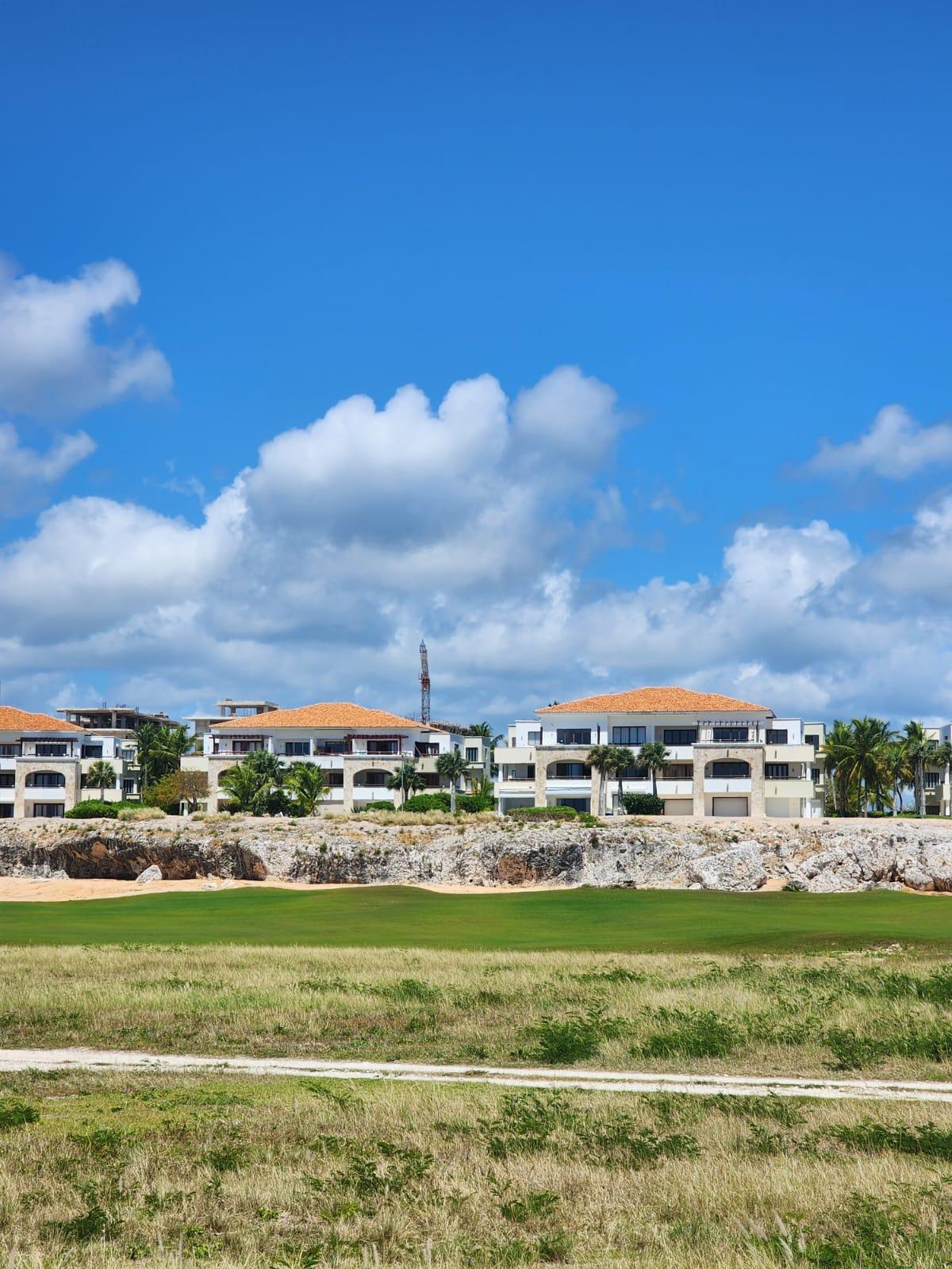 SOLAR EN LAS IGUANAS BACK NINE, CAP CANA