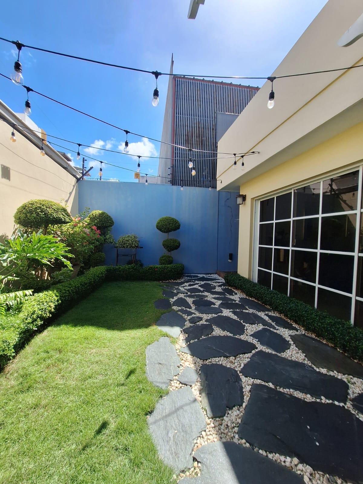 Moderna casa en venta en La Castellana