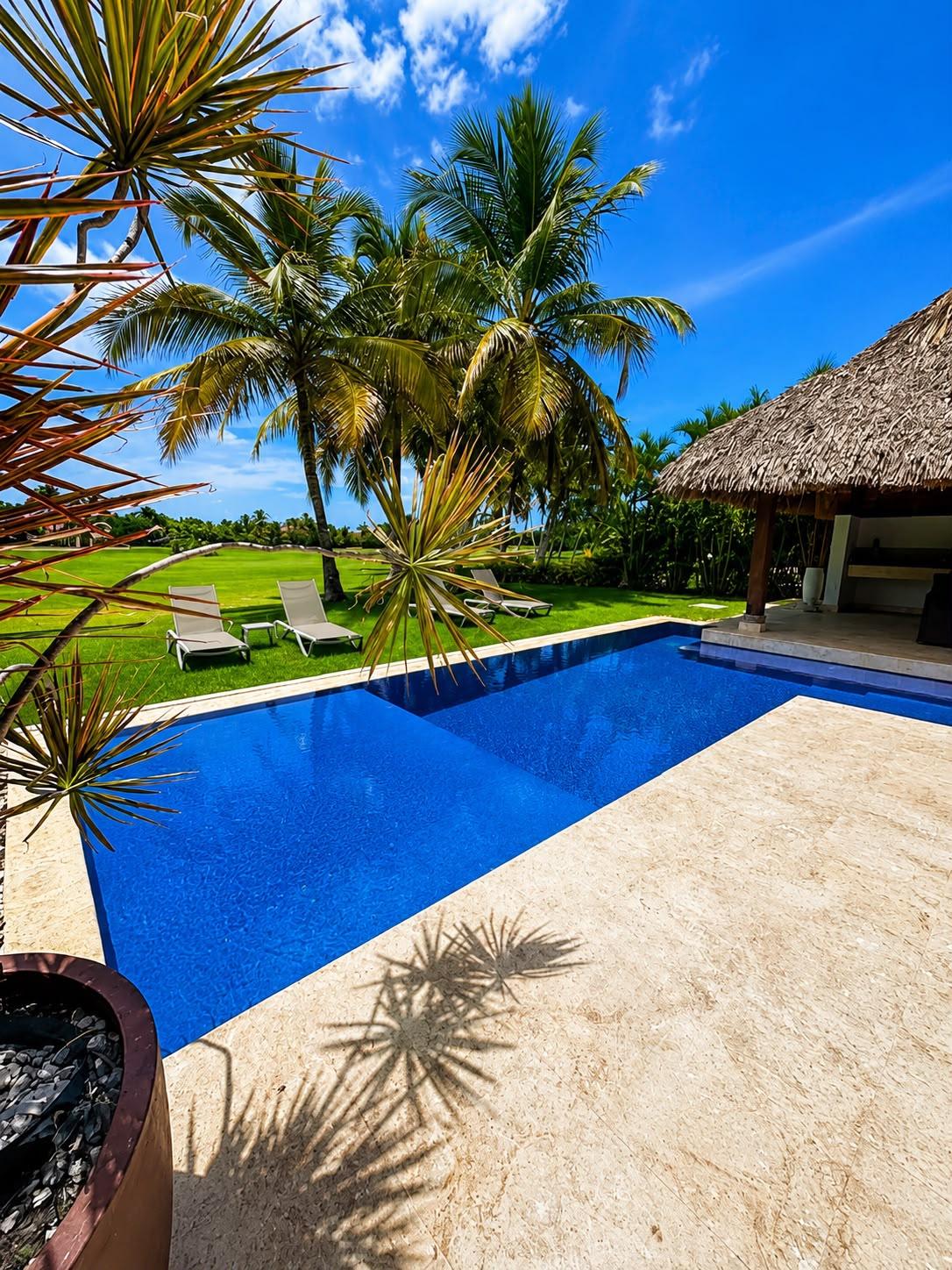 Hermosa villa en venta en Cocotal Golf & Country Club
