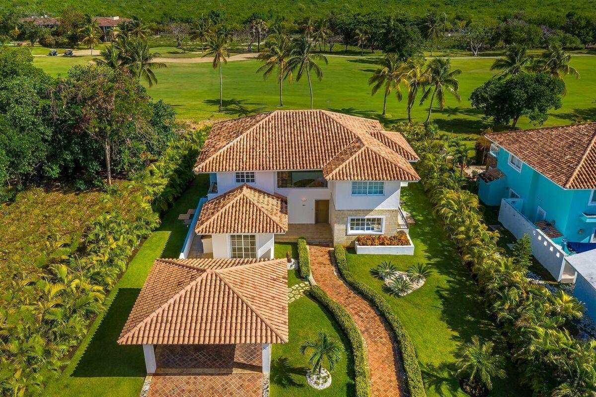 Villa de 5 Habitaciones en renta vacacional en Cocotal Golf & Country Club, Punta Cana