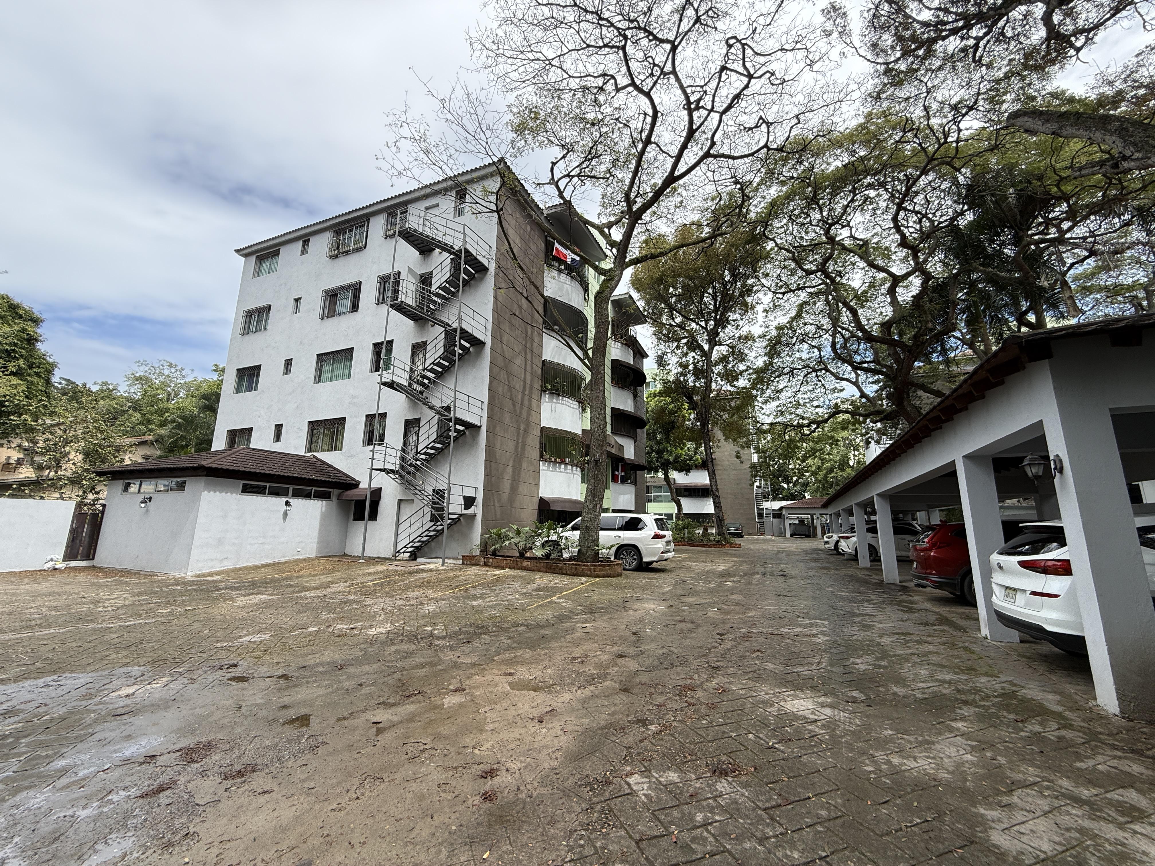 Rentamos apartamento en residencial el parque súper espacioso frente a Cabral y Báez santiago