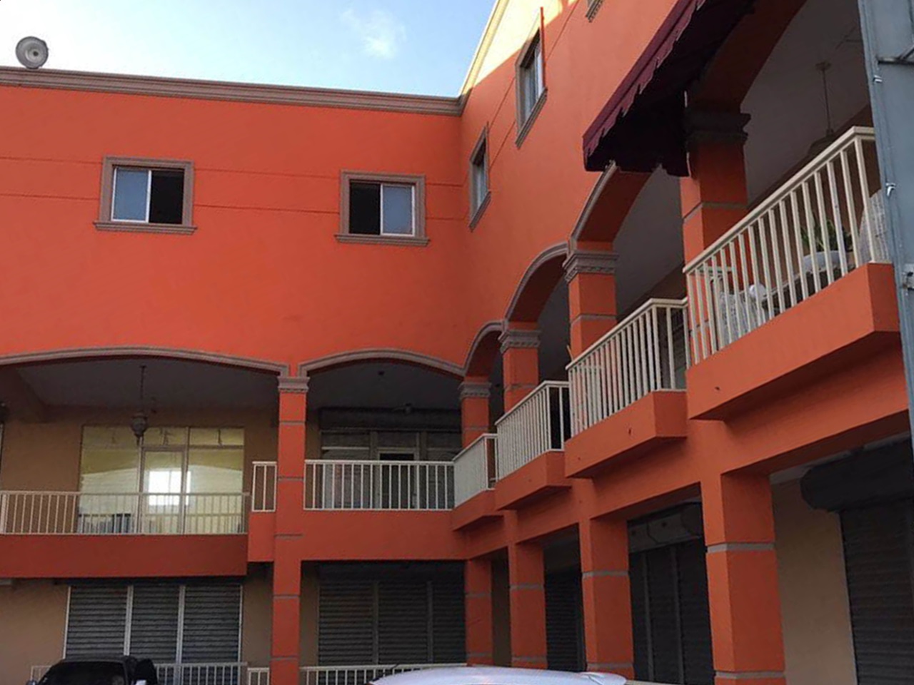 Local comercial en la Autopista de San Isidro