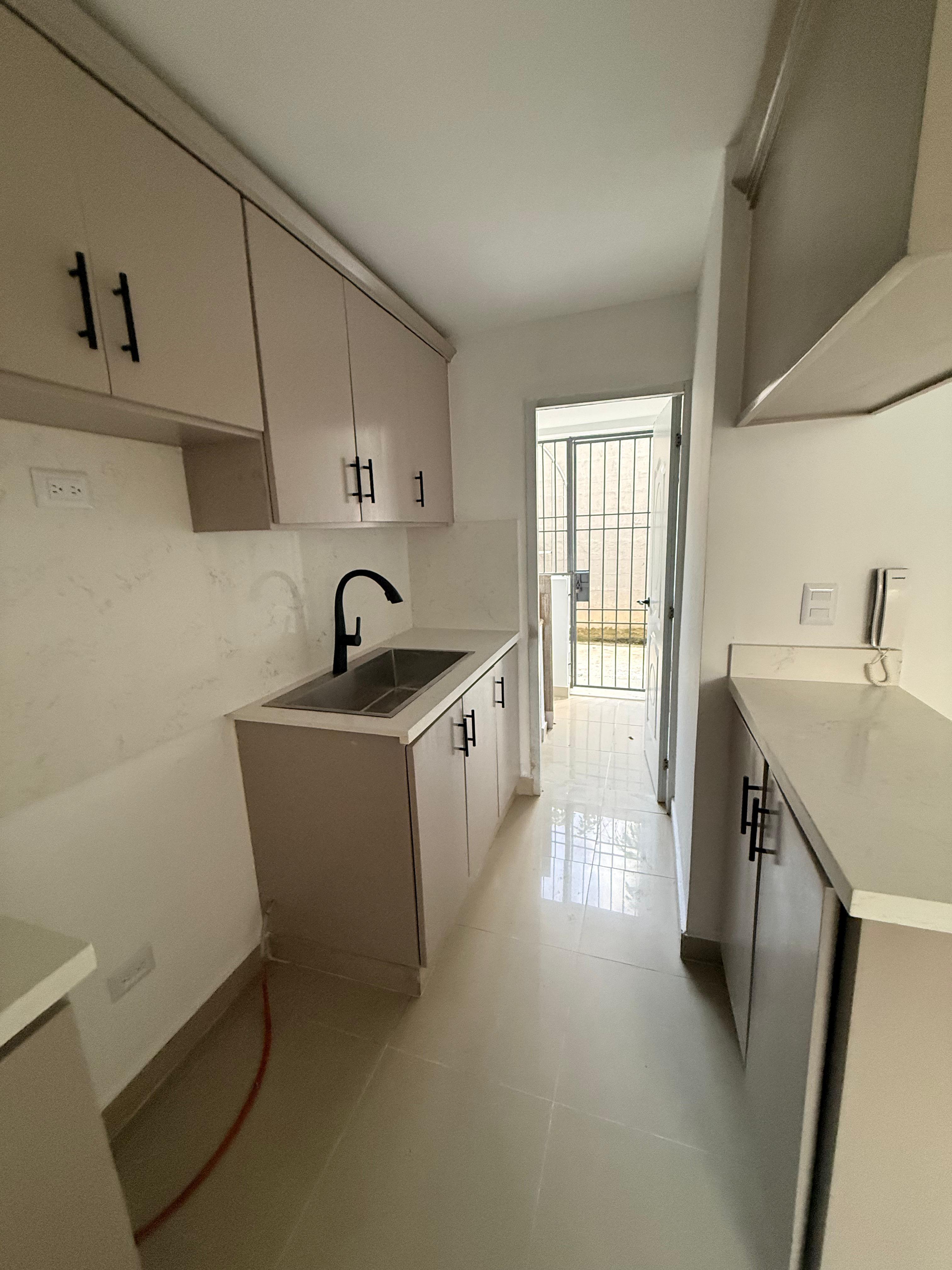 Se vende en san Isidro apartamento de 3 habitaciones