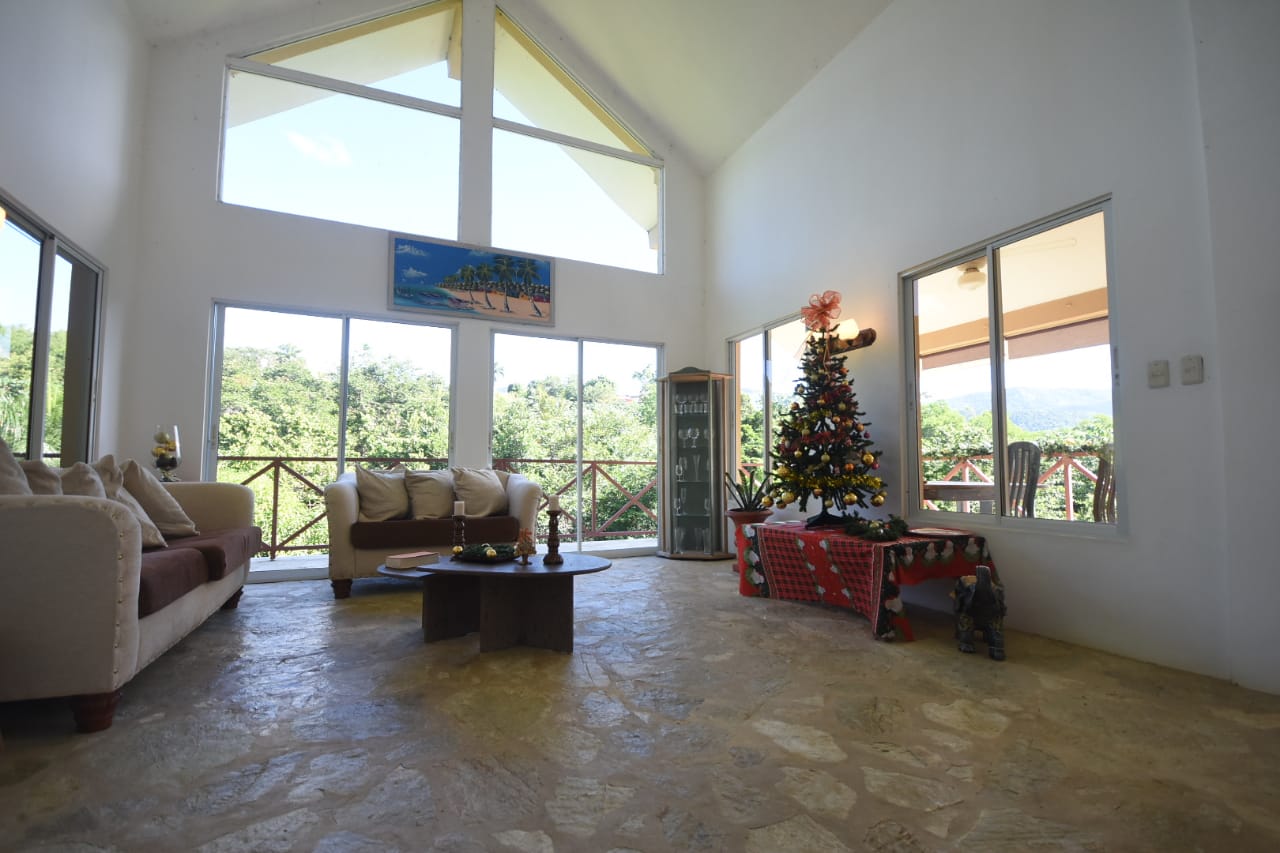 Villa en La Autopista Duarte