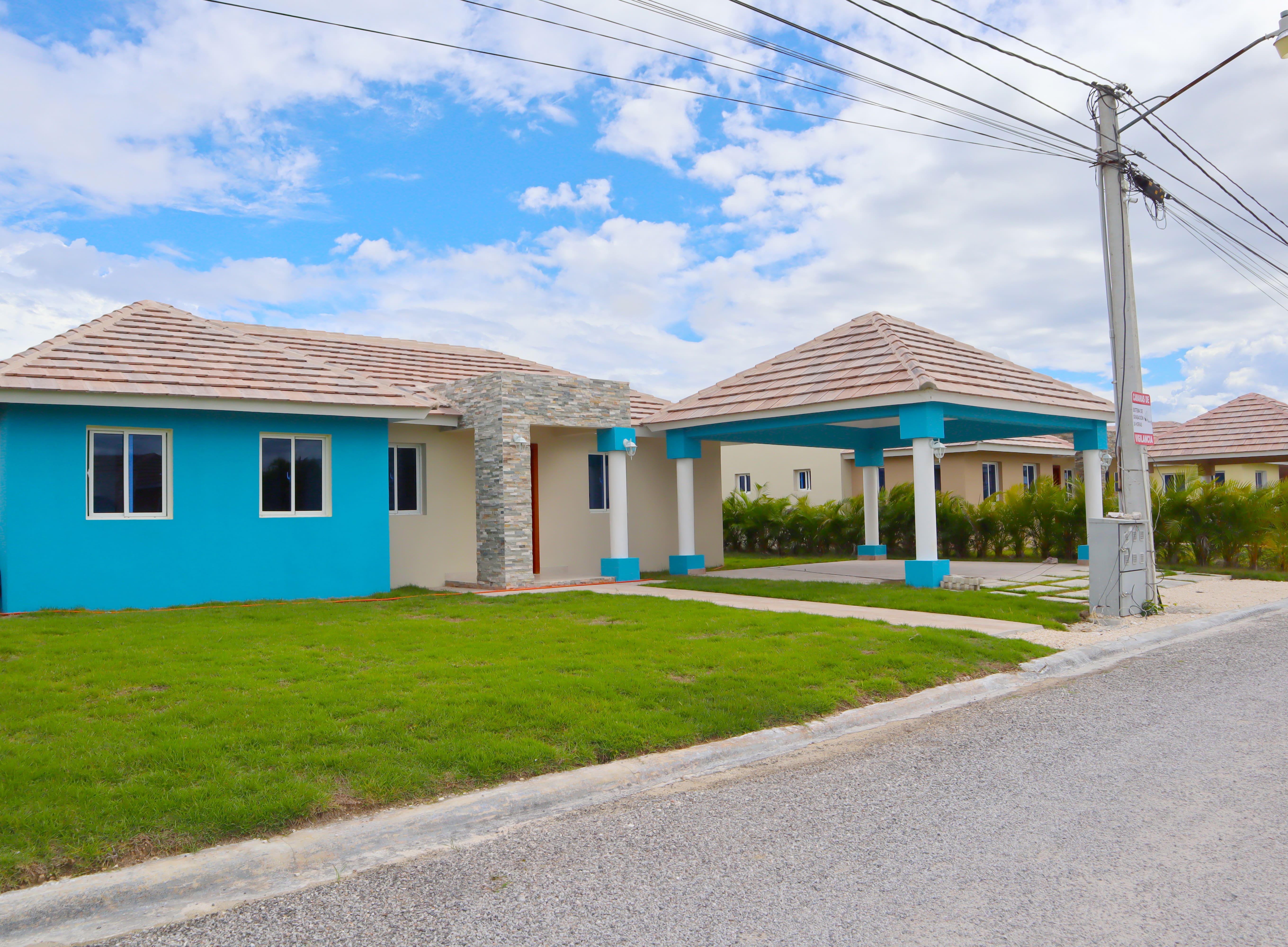 Casas Nuevas en el centro de Bavaro - MR.HOME