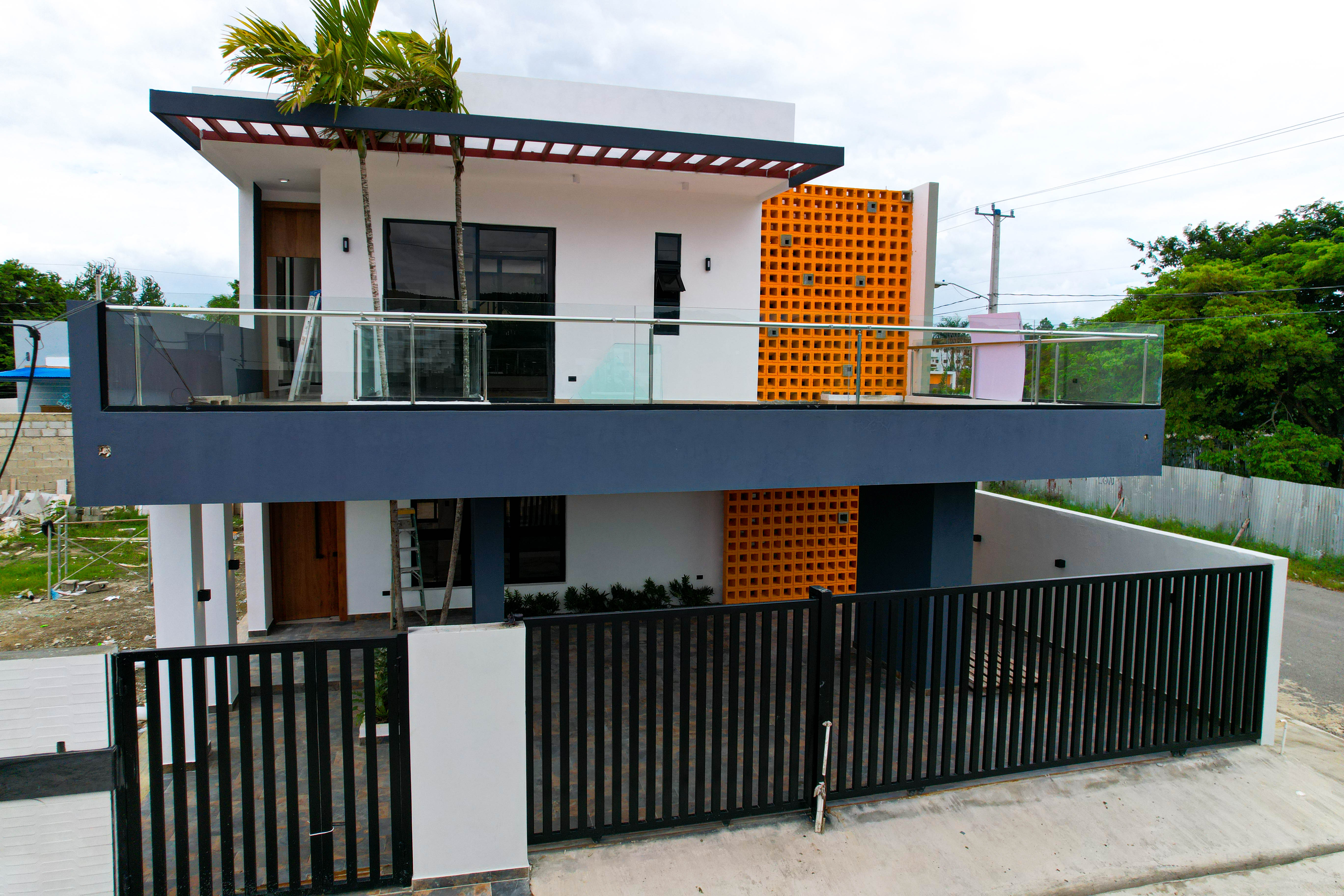 Casa de venta en La Vega RD, Res. Don Persio III eXp Realty República