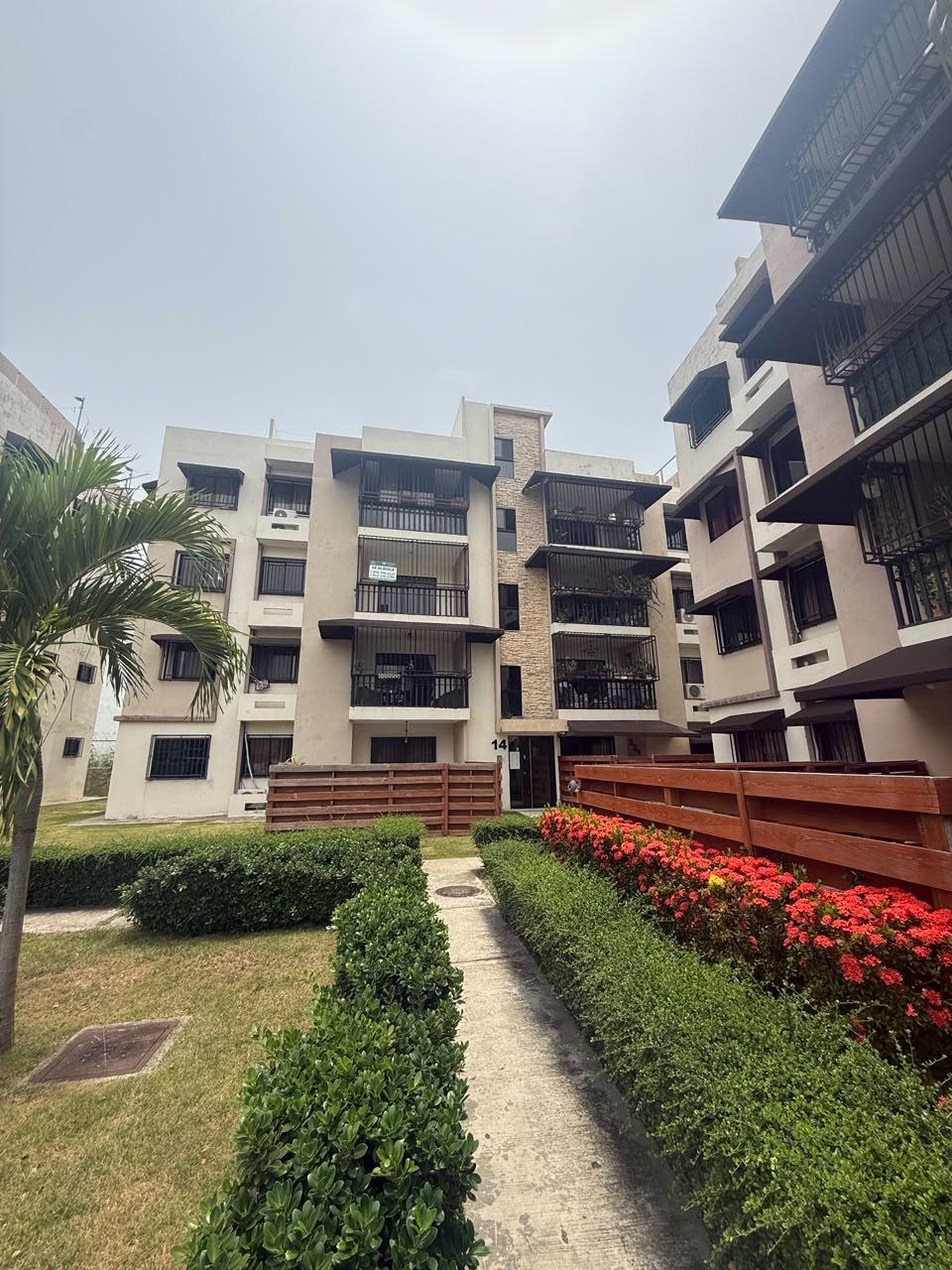Alquiler De Apartamento De 3 Habitaciones y 1 Parqueo En Residencial Brisas Del Caribe - Av. Ecológica Prof. Juan Bosch, Santo Domingo Este