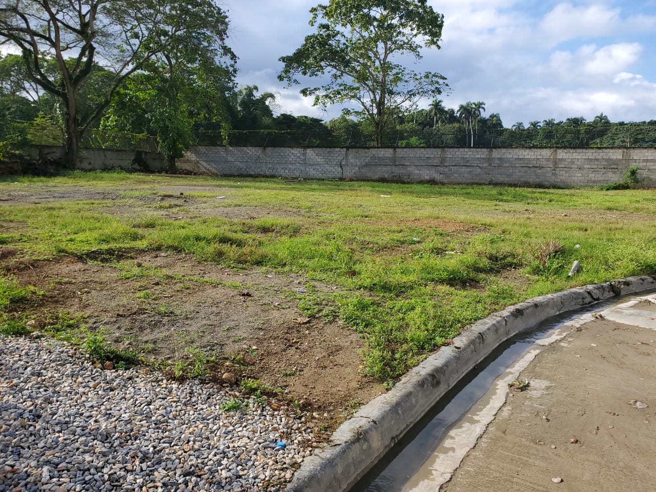Terreno en urbanización cerrada de 1,546mts