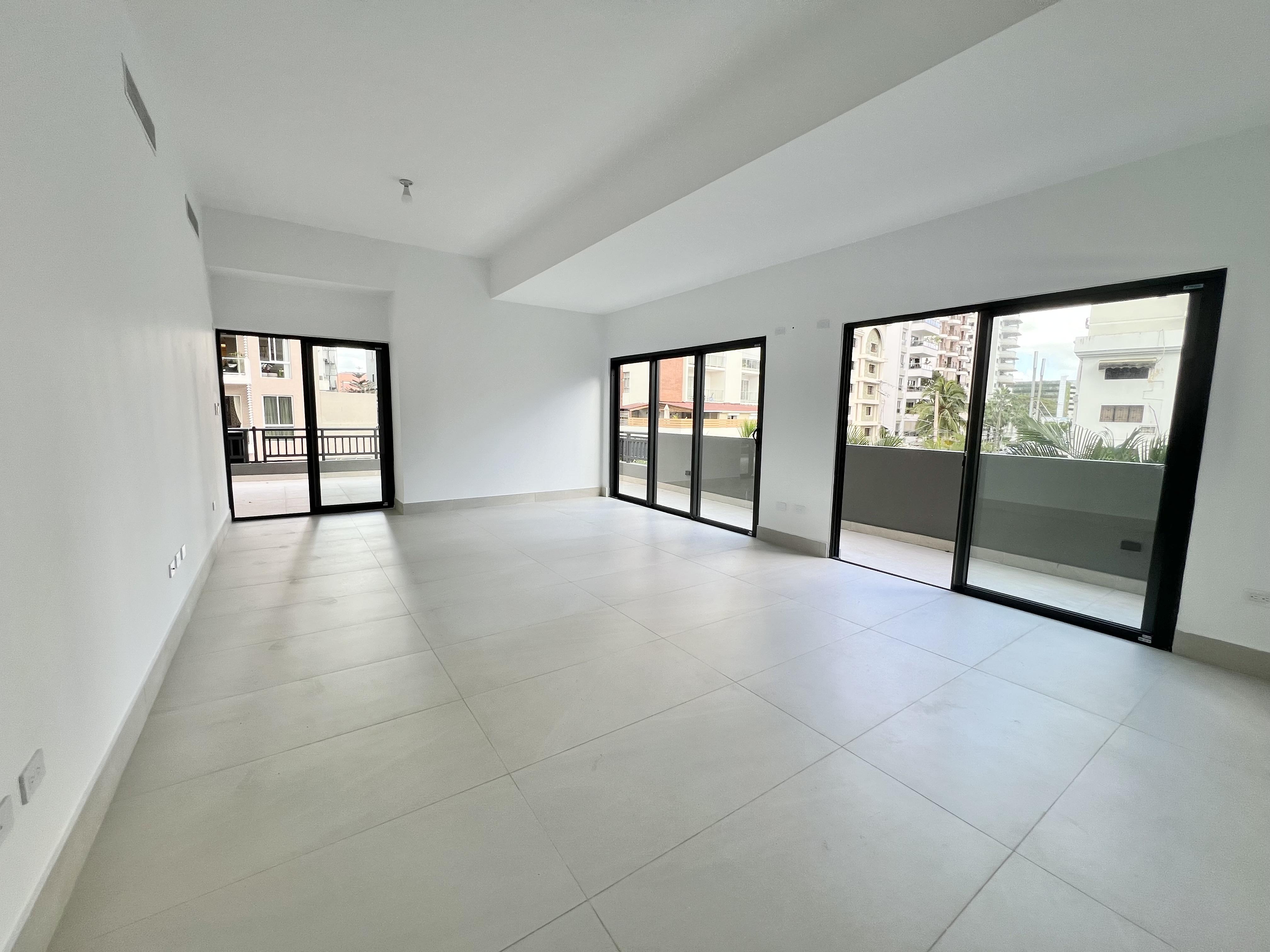 Se vende apartamento de 3 habitaciones y amplia terraza en Paraíso. A estrenar