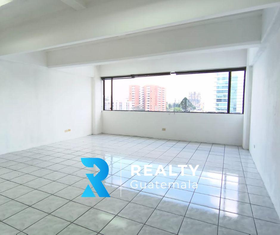 RENTO / VENDO Oficina Zona 10, Plaza Buro