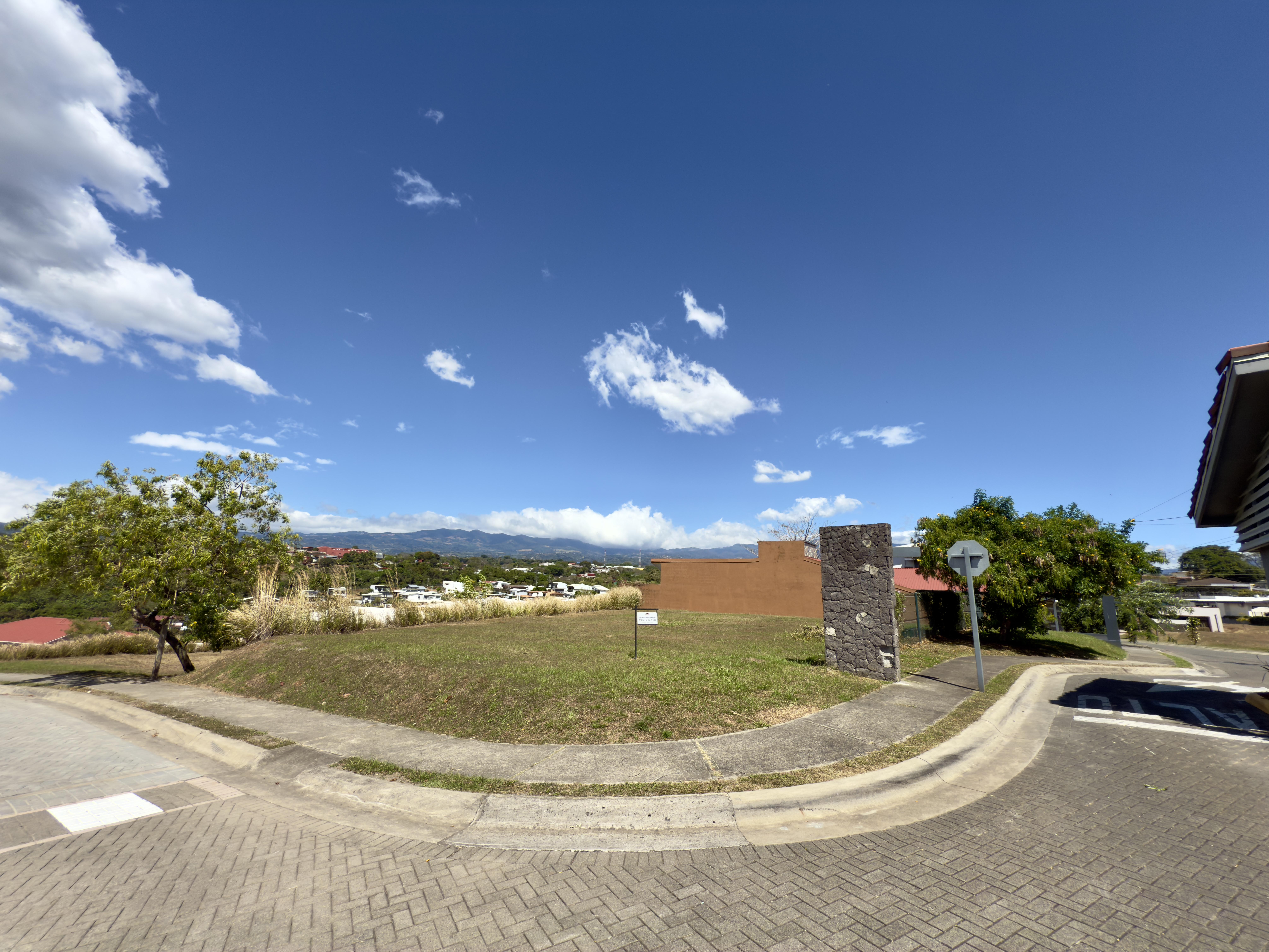 Terreno en Condominio Montezuma