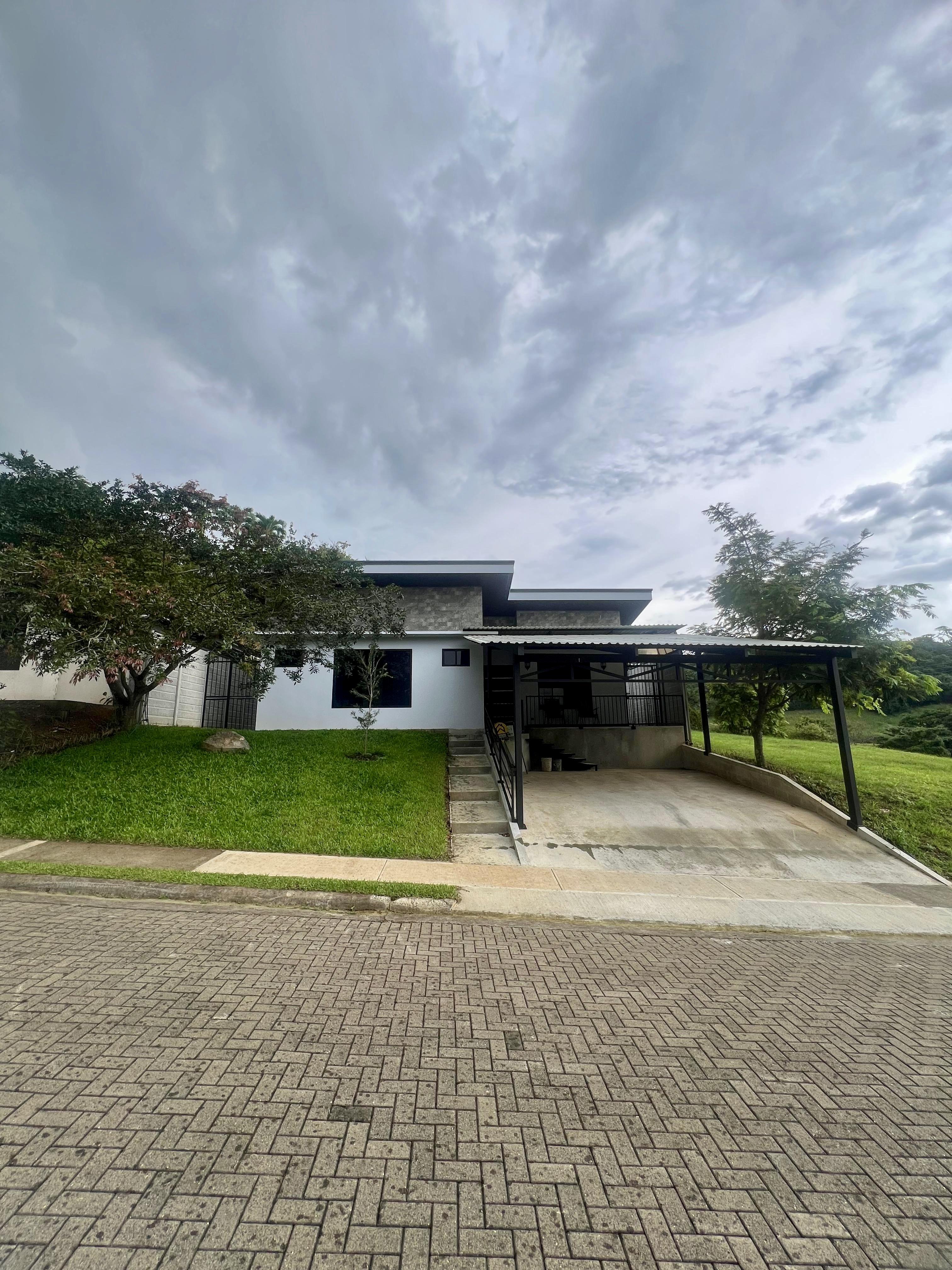 House at Puente de Piedra